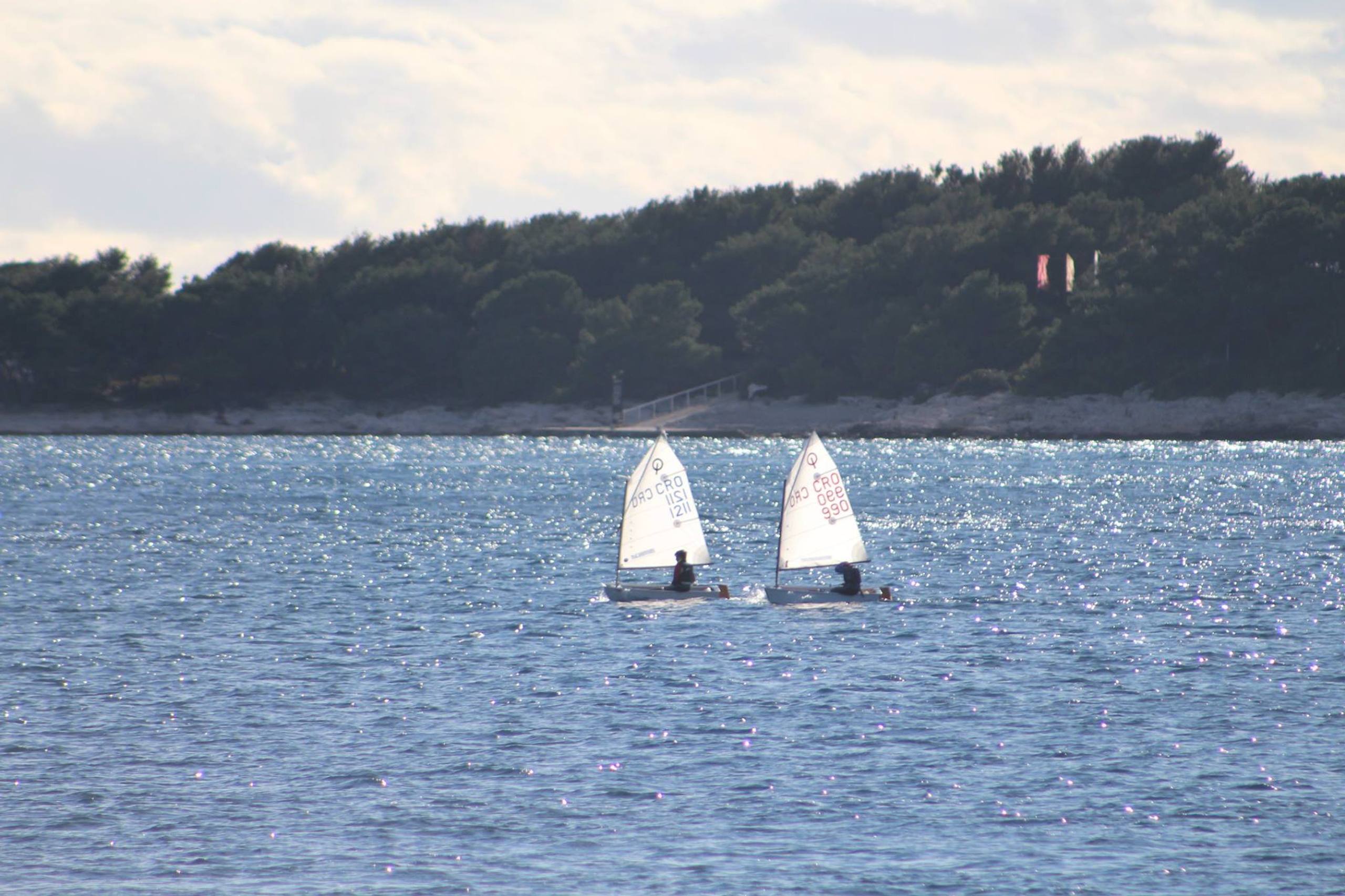 41. Međunarodna novogodišnja regata, Hvar, prosinac 2017. — fotografija 32 od 100