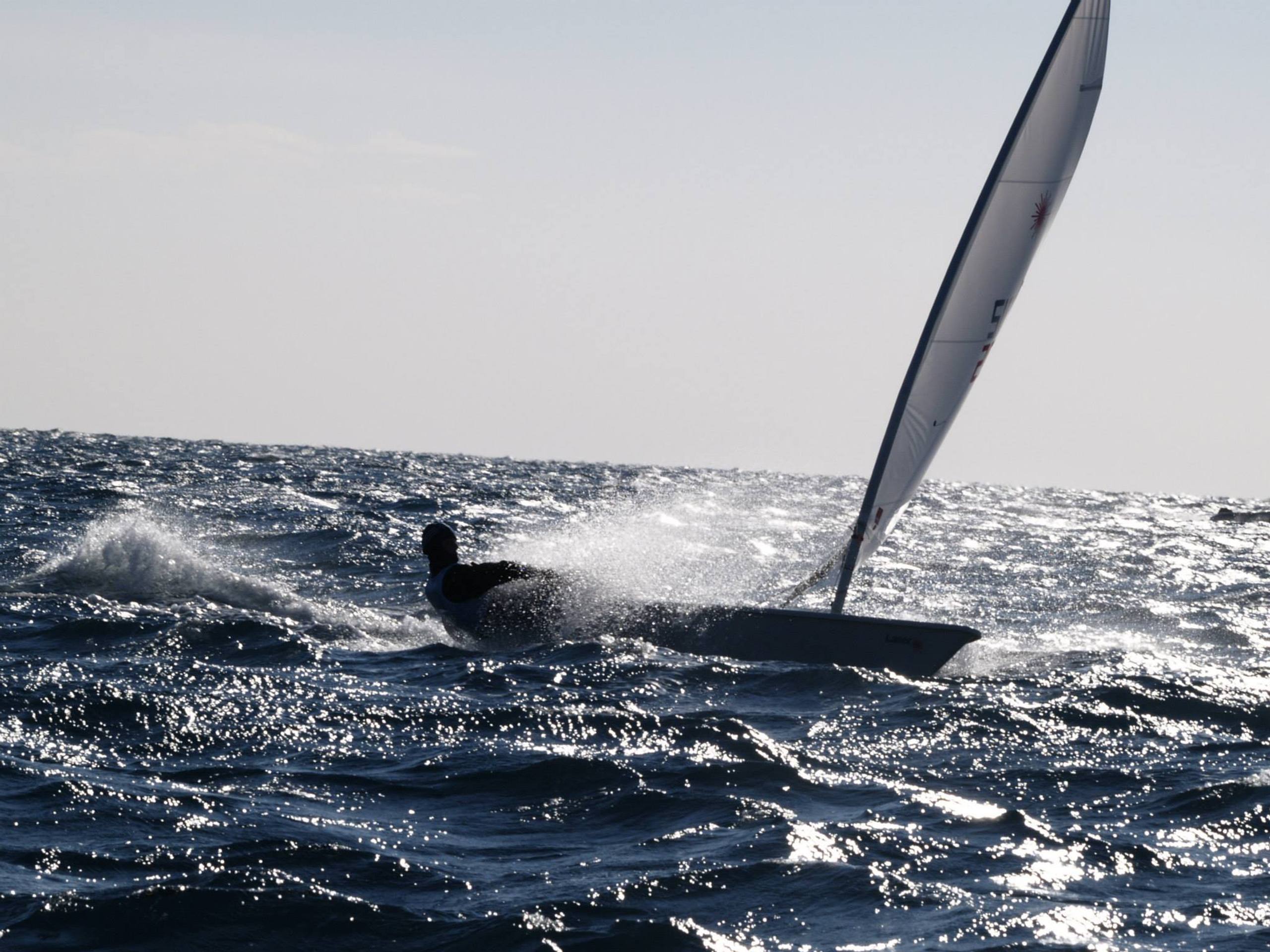 38. Međunarodna novogodišnja regata — Laser, Hvar, prosinac 2014. — fotografija 23 od 43 (foto: Zoran Jakšić Mrva)