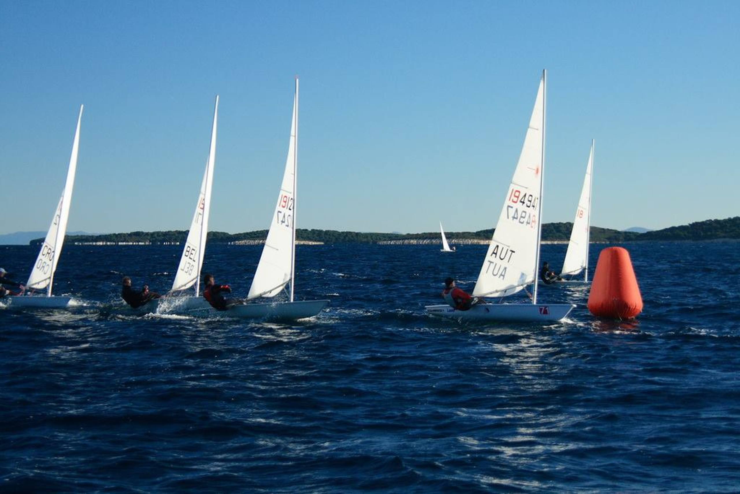 34. Međunarodna novogodišnja regata — Cucin, Hvar, prosinac 2010. — fotografija 12 od 78