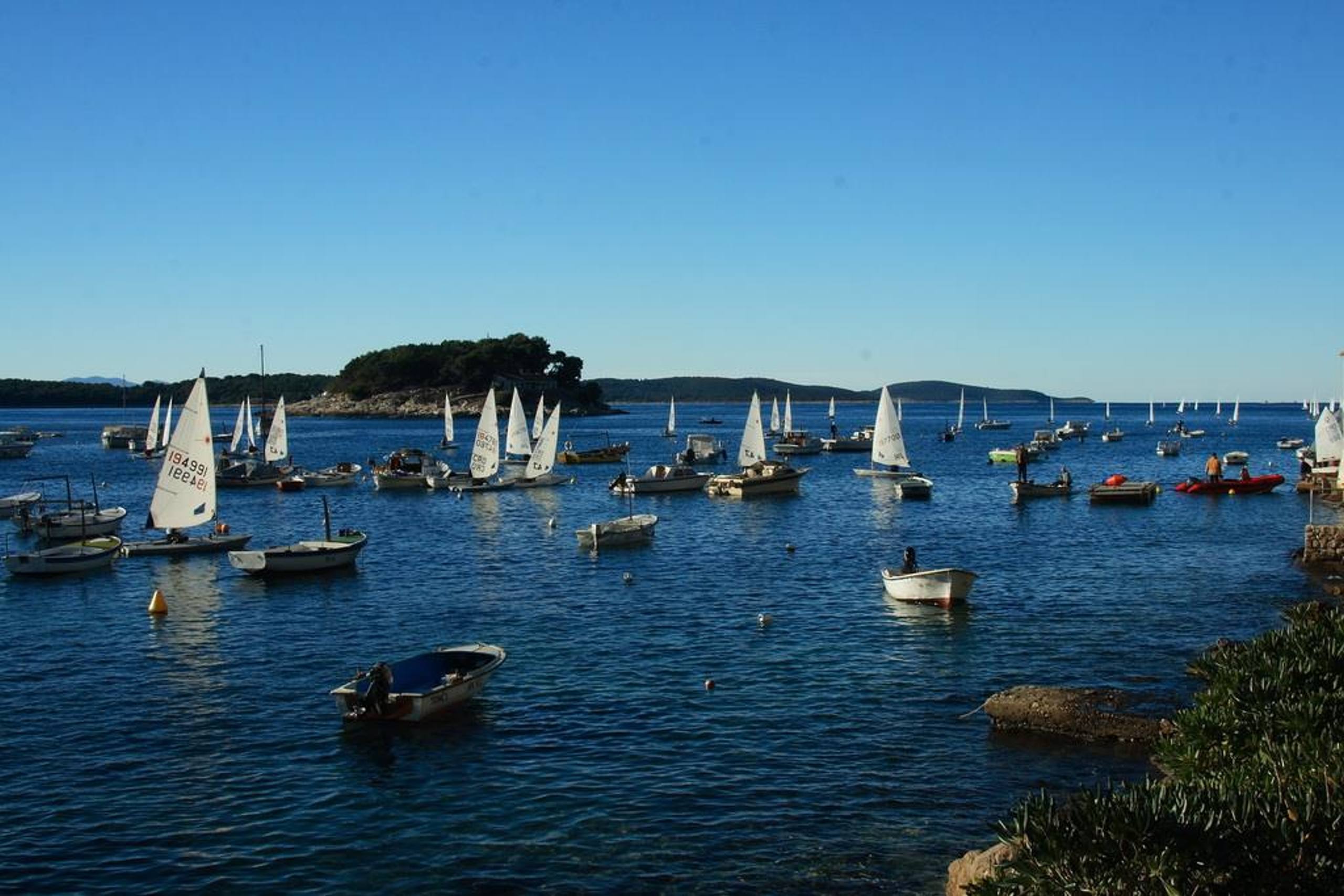 34. Međunarodna novogodišnja regata — Cucin, Hvar, prosinac 2010. — fotografija 6 od 78