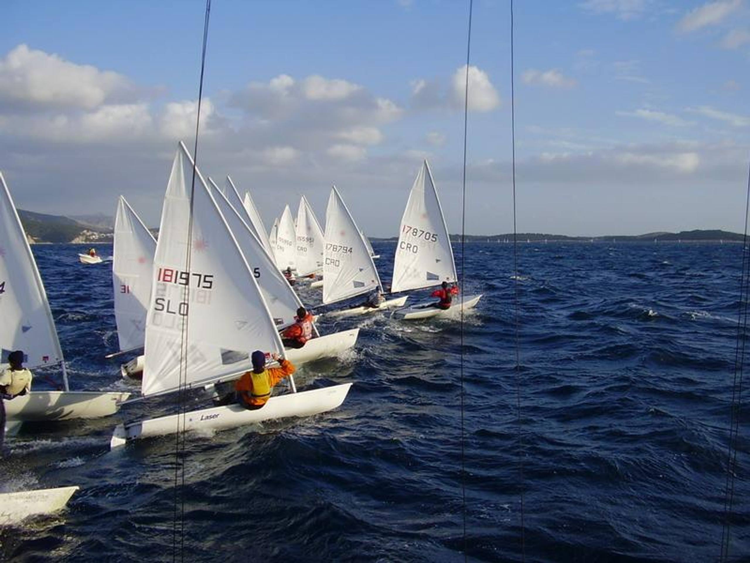 29. Međunarodna novogodišnja regata, Hvar, prosinac 2005. — fotografija 64 od 100