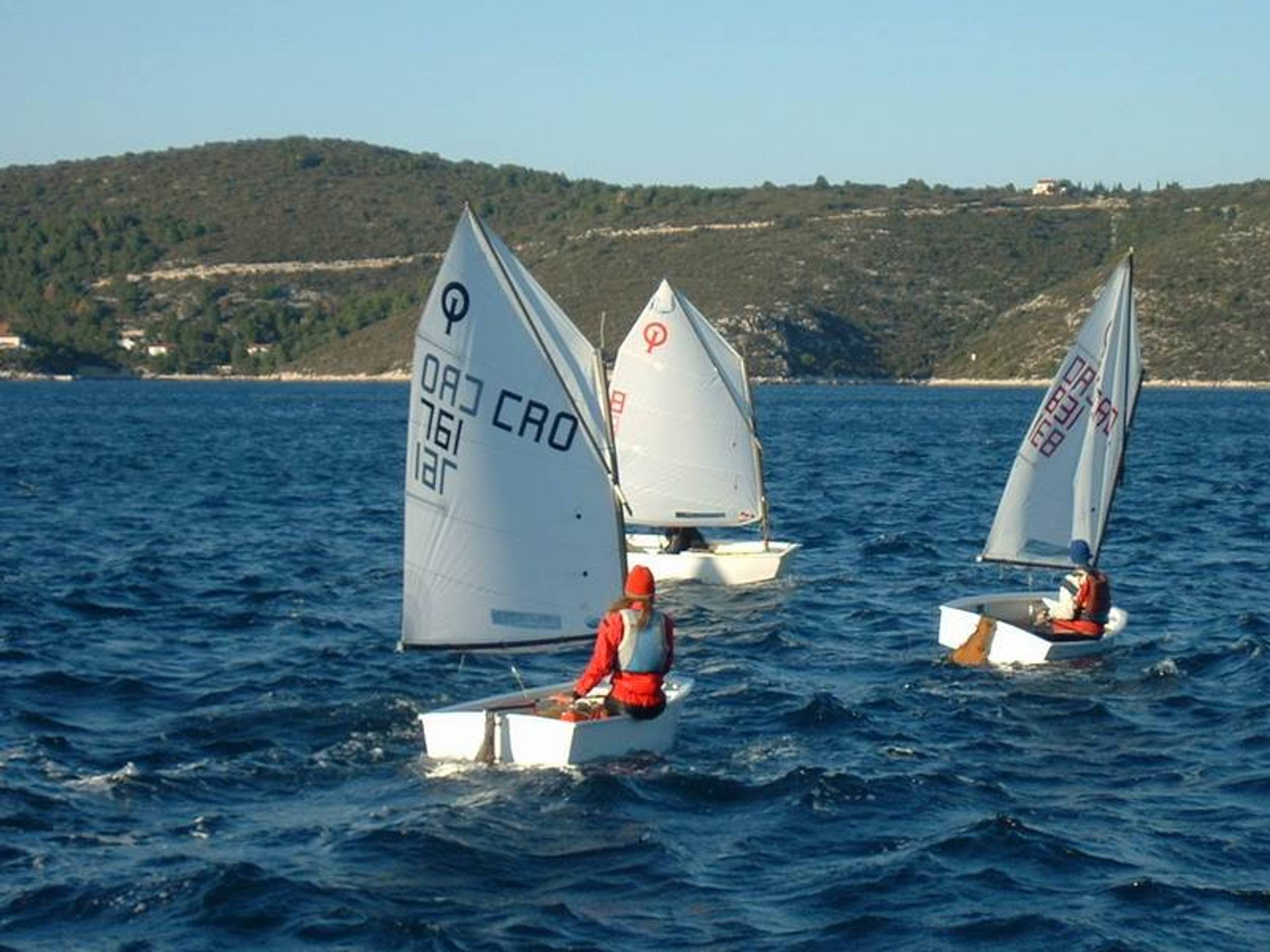 28. Međunarodna novogodišnja regata, Hvar, prosinac 2004. — fotografija 84 od 105