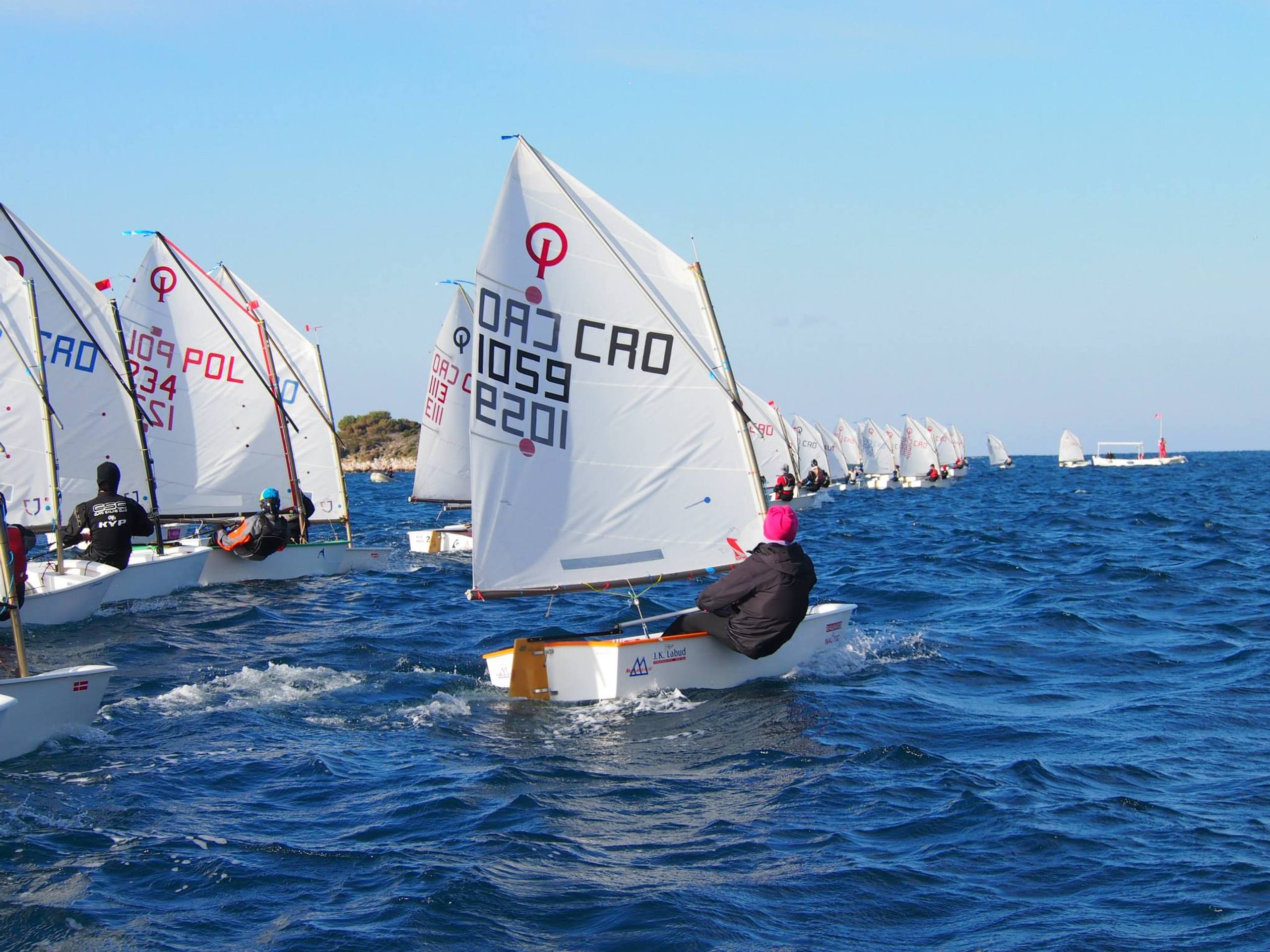 38. Međunarodna novogodišnja regata — Optimist, Hvar, prosinac 2014. — fotografija 52 od 57 (foto: Viktorija Nižetić)