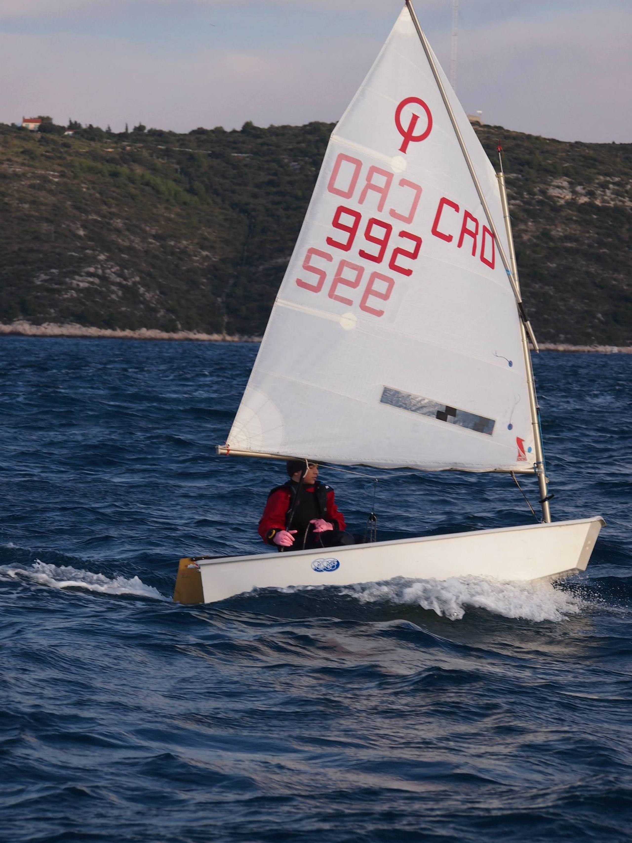 38. Međunarodna novogodišnja regata — Optimist, Hvar, prosinac 2014. — fotografija 33 od 57 (foto: Viktorija Nižetić)