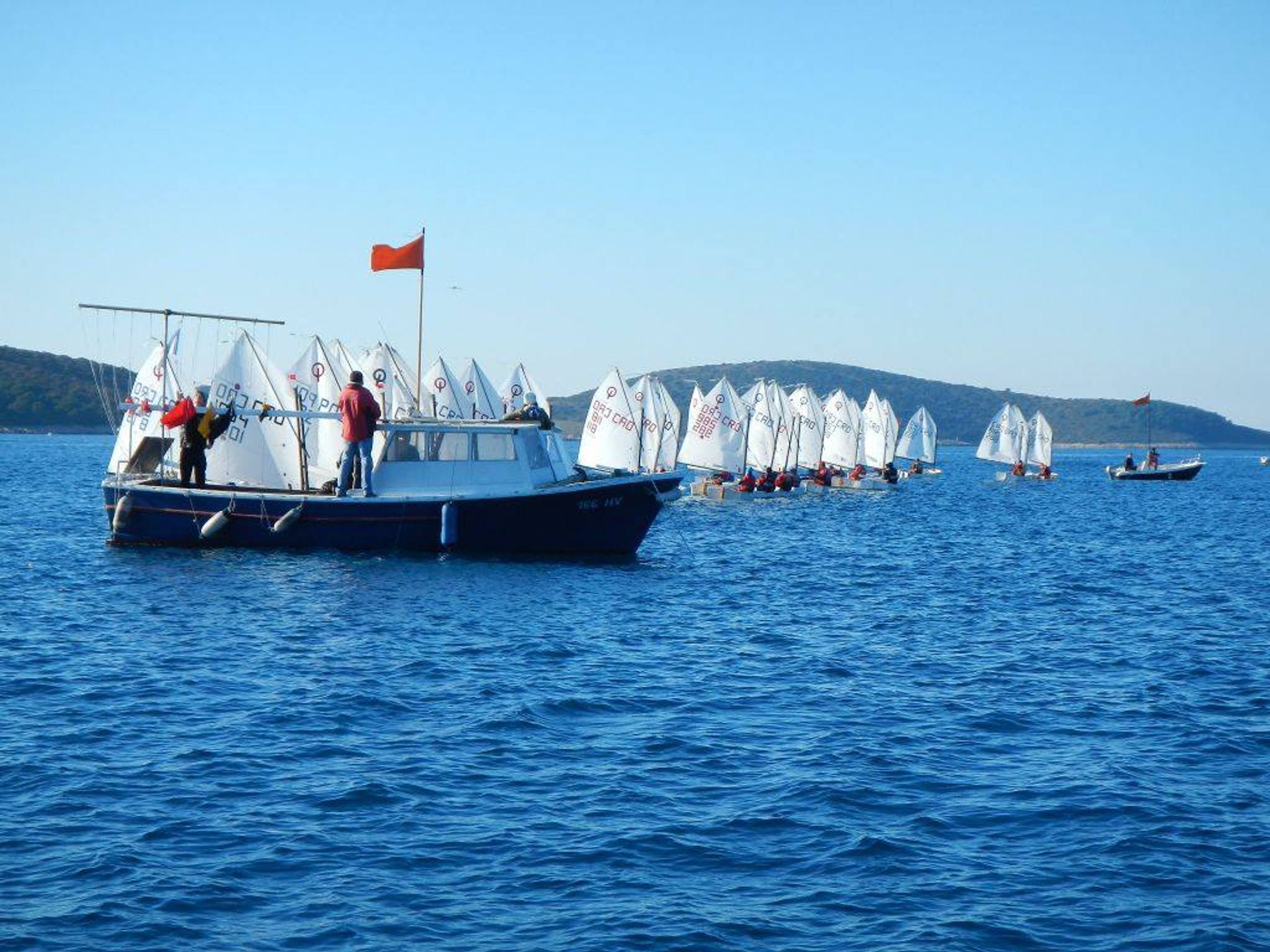 36. Međunarodna novogodišnja regata — Prvenstvo Hrvatske u klasi Optimist, Hvar, prosinac 2012. — fotografija 42 od 65