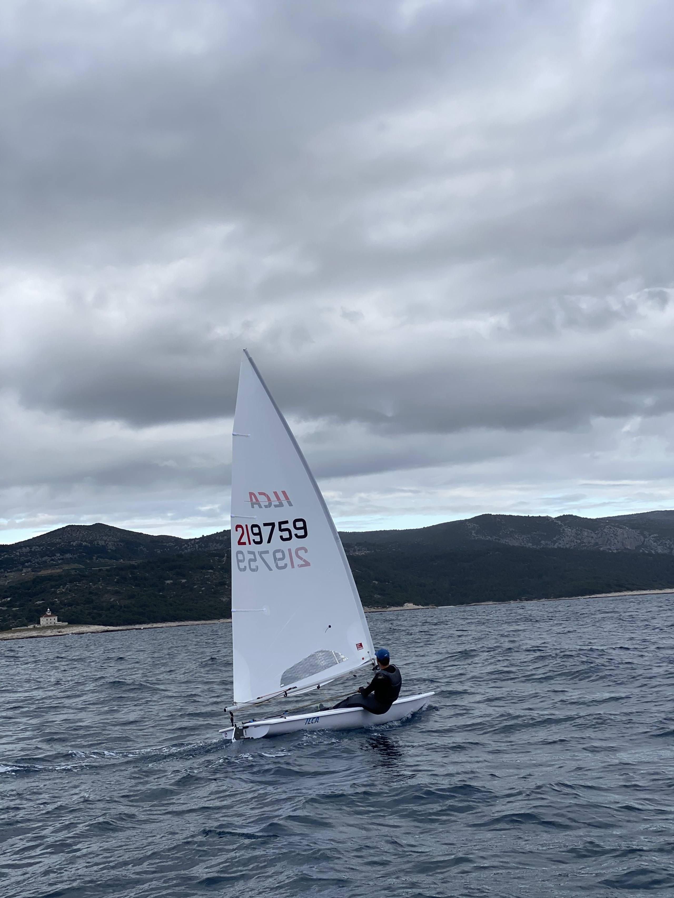 44. Međunarodna novogodišnja regata, Hvar, prosinac 2021. — fotografija 15 od 100
