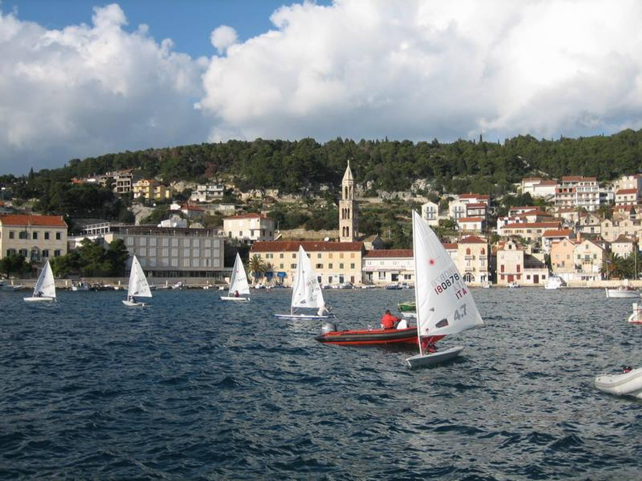 29. Međunarodna novogodišnja regata, Hvar, prosinac 2005. — fotografija 9 od 100