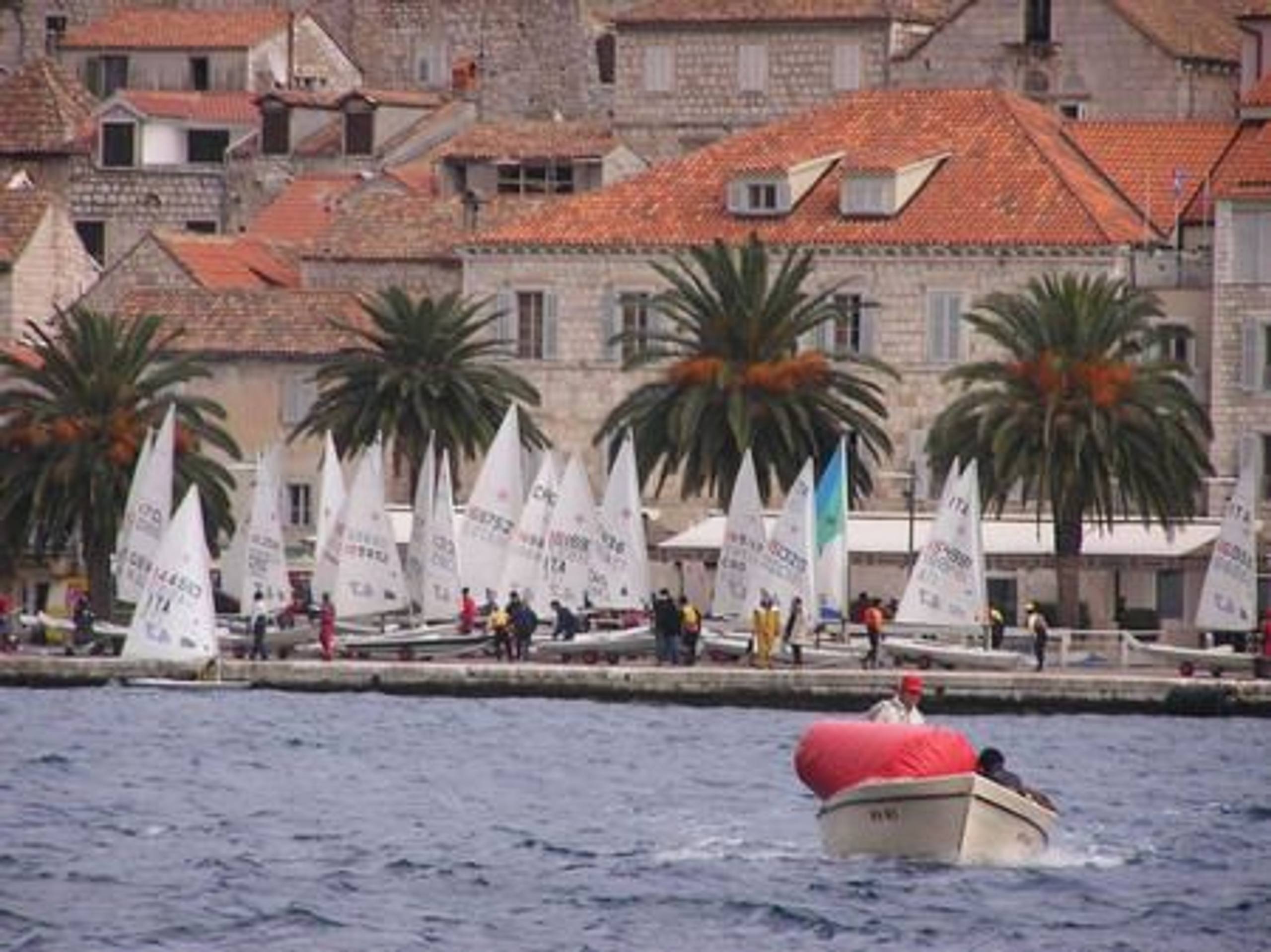 27. Međunarodna novogodišnja regata, Hvar, prosinac 2003. — fotografija 5 od 100