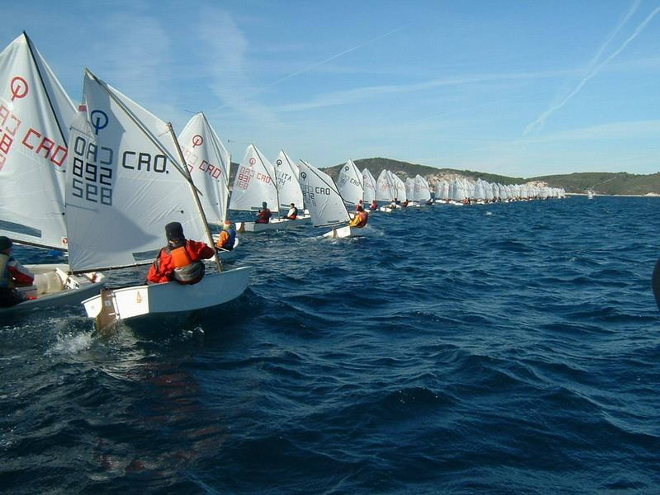 28. Međunarodna novogodišnja regata, Hvar, prosinac 2004. — fotografija 34 od 105
