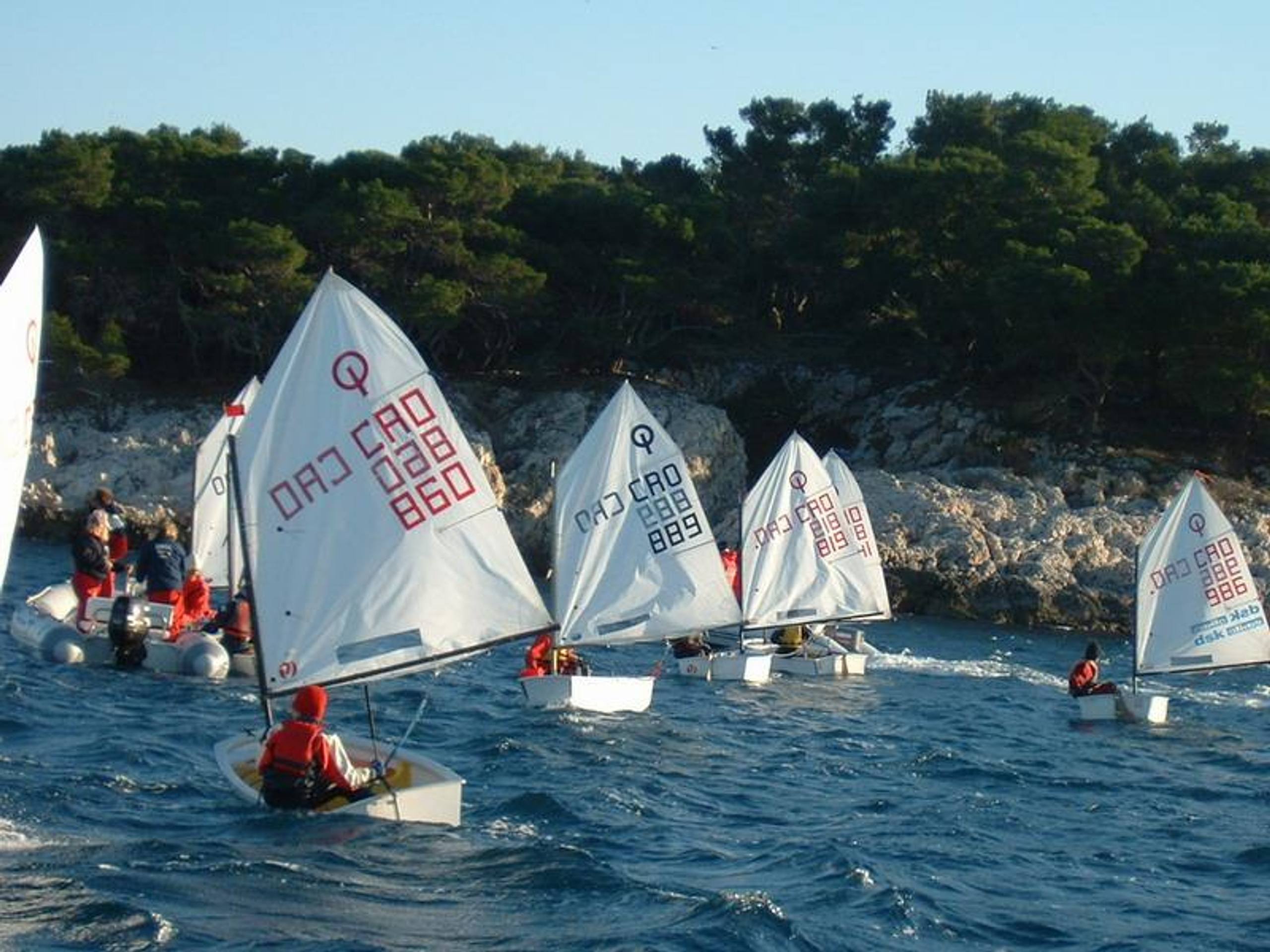 28. Međunarodna novogodišnja regata, Hvar, prosinac 2004. — fotografija 92 od 105