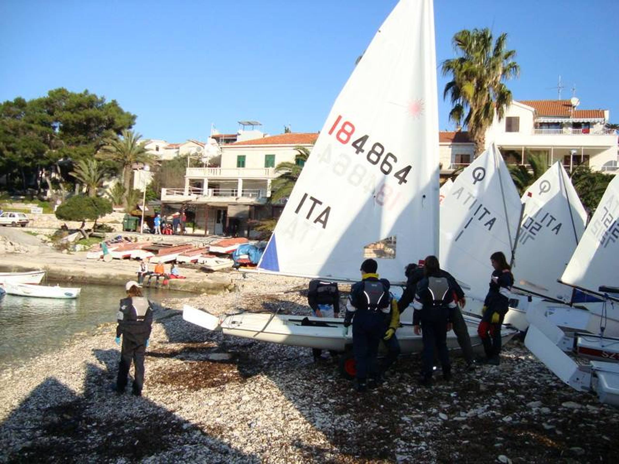 32. Međunarodna novogodišnja regata, Hvar, prosinac 2008. — fotografija 3 od 68