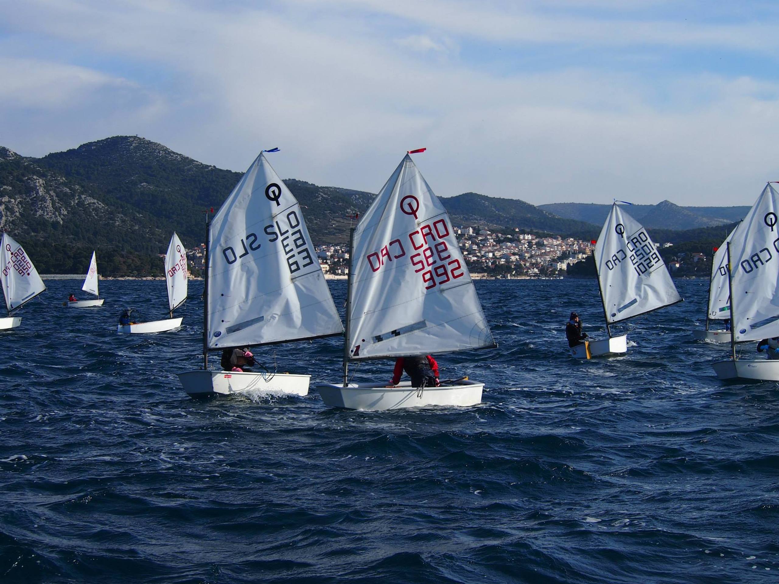 38. Međunarodna novogodišnja regata — Optimist, Hvar, prosinac 2014. — fotografija 53 od 57 (foto: Viktorija Nižetić)