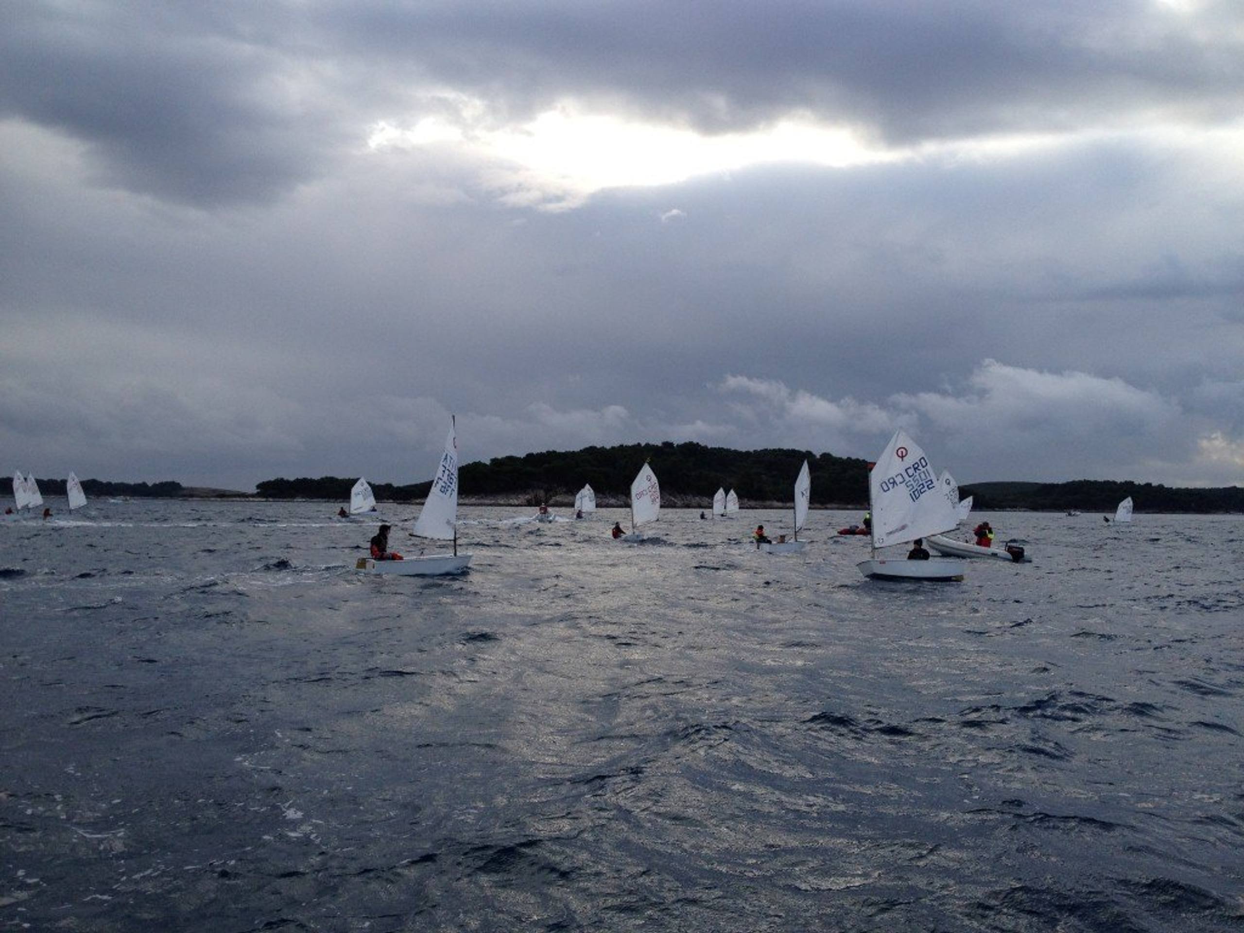 35. Međunarodna novogodišnja regata, Hvar, prosinac 2011. — fotografija 4 od 50