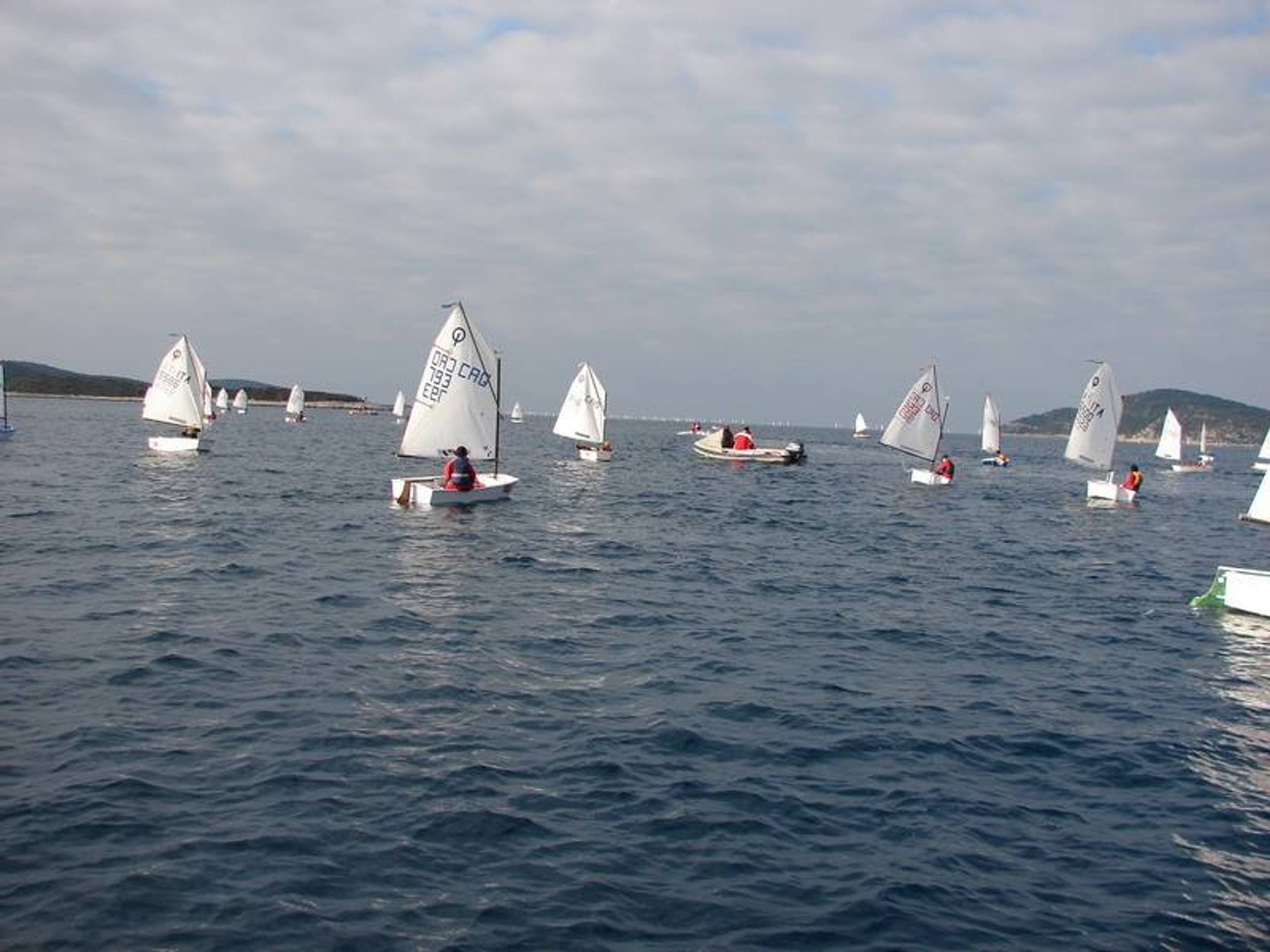 30. Međunarodna novogodišnja regata, Hvar, prosinac 2006. — fotografija 22 od 100