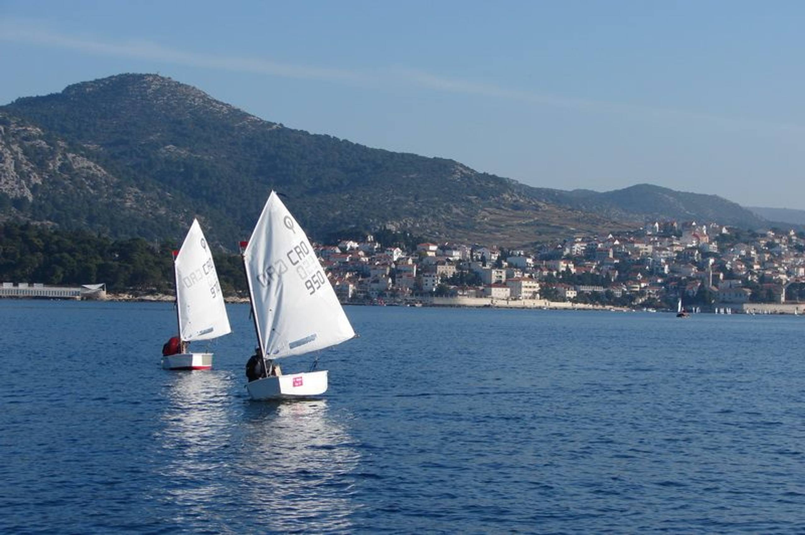 31. Međunarodna novogodišnja regata, Hvar, prosinac 2007. — fotografija 23 od 79