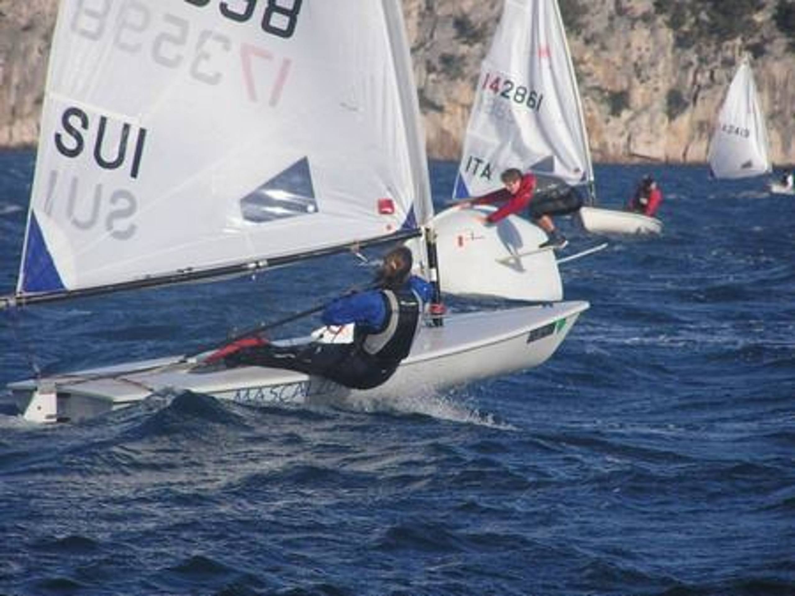 27. Međunarodna novogodišnja regata, Hvar, prosinac 2003. — fotografija 99 od 100