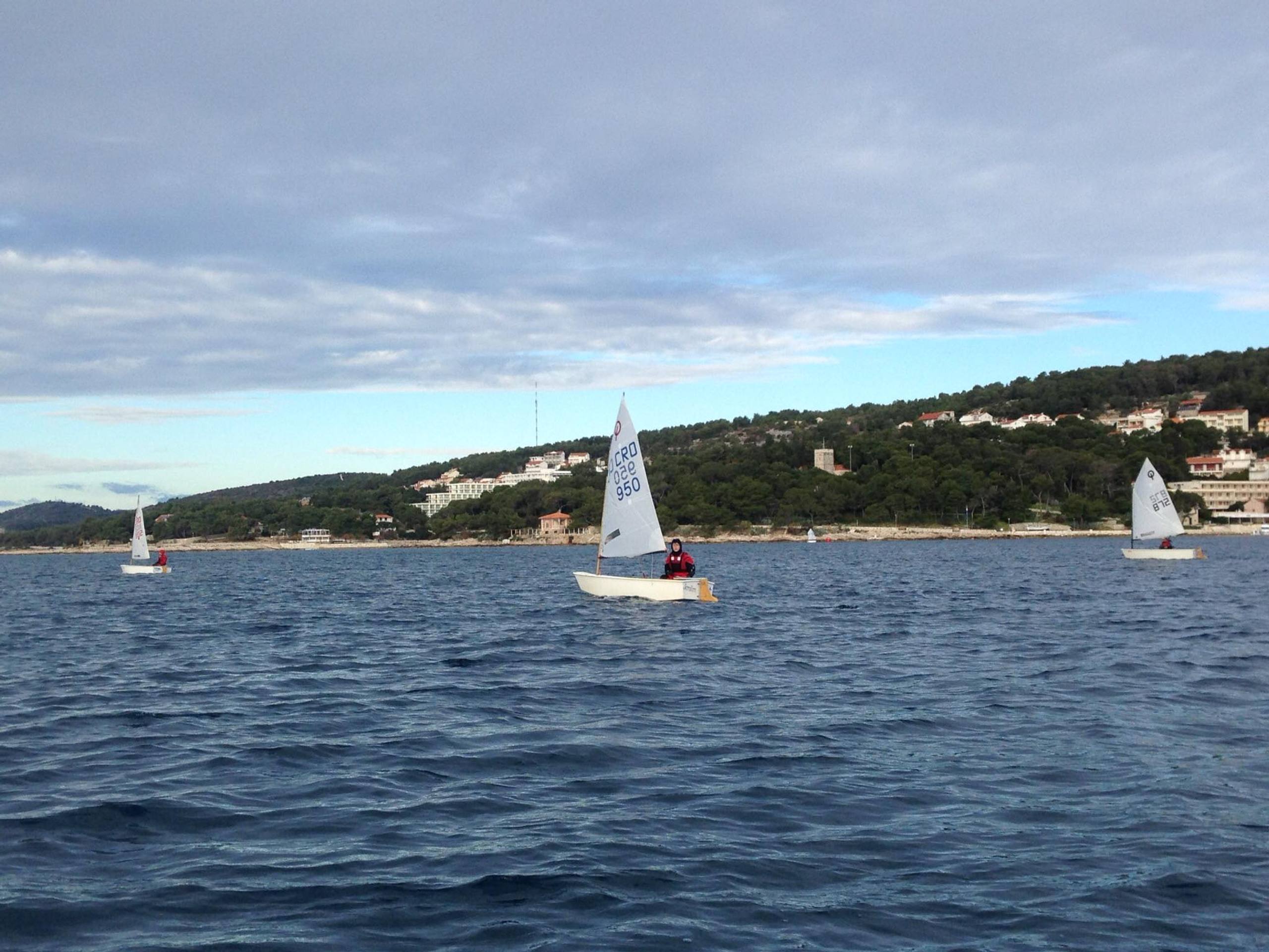 41. Međunarodna novogodišnja regata, Hvar, prosinac 2017. — fotografija 18 od 100