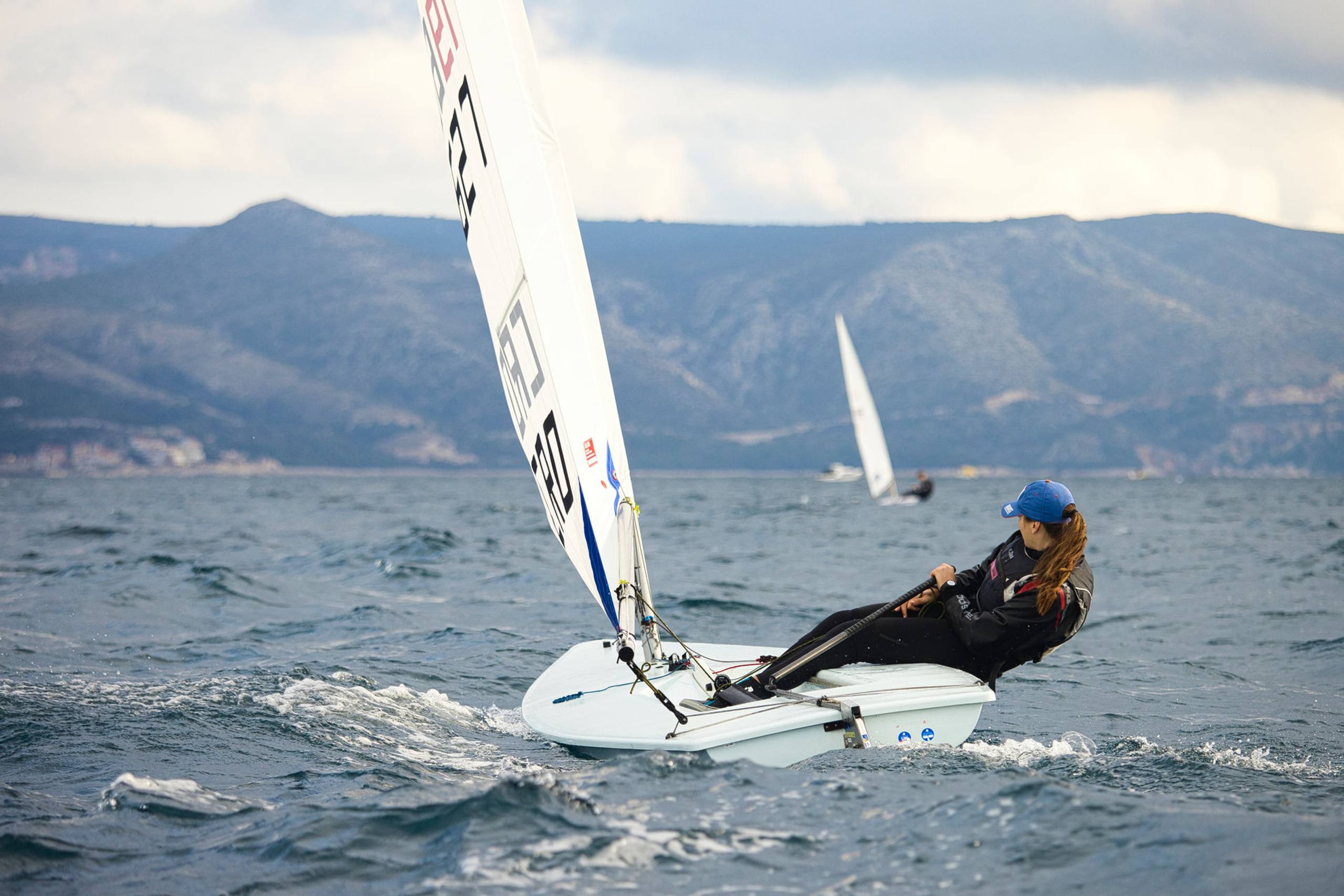 45. Međunarodna novogodišnja regata, Hvar, prosinac 2022. — fotografija 28 od 100