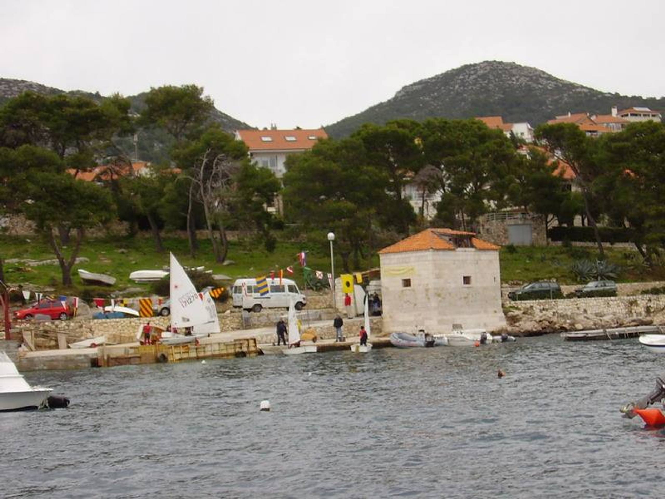 29. Međunarodna novogodišnja regata, Hvar, prosinac 2005. — fotografija 94 od 100