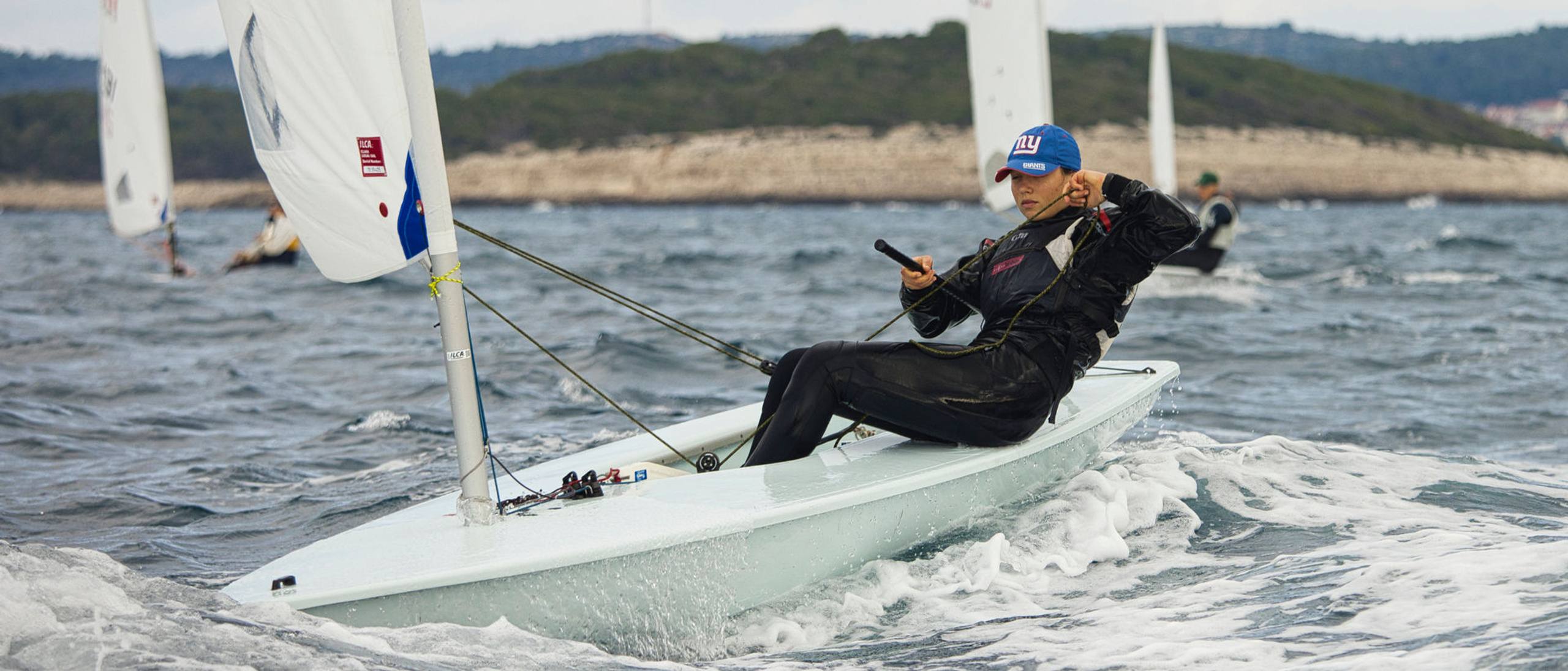 45. Međunarodna novogodišnja regata, Hvar, prosinac 2022. — fotografija 18 od 100