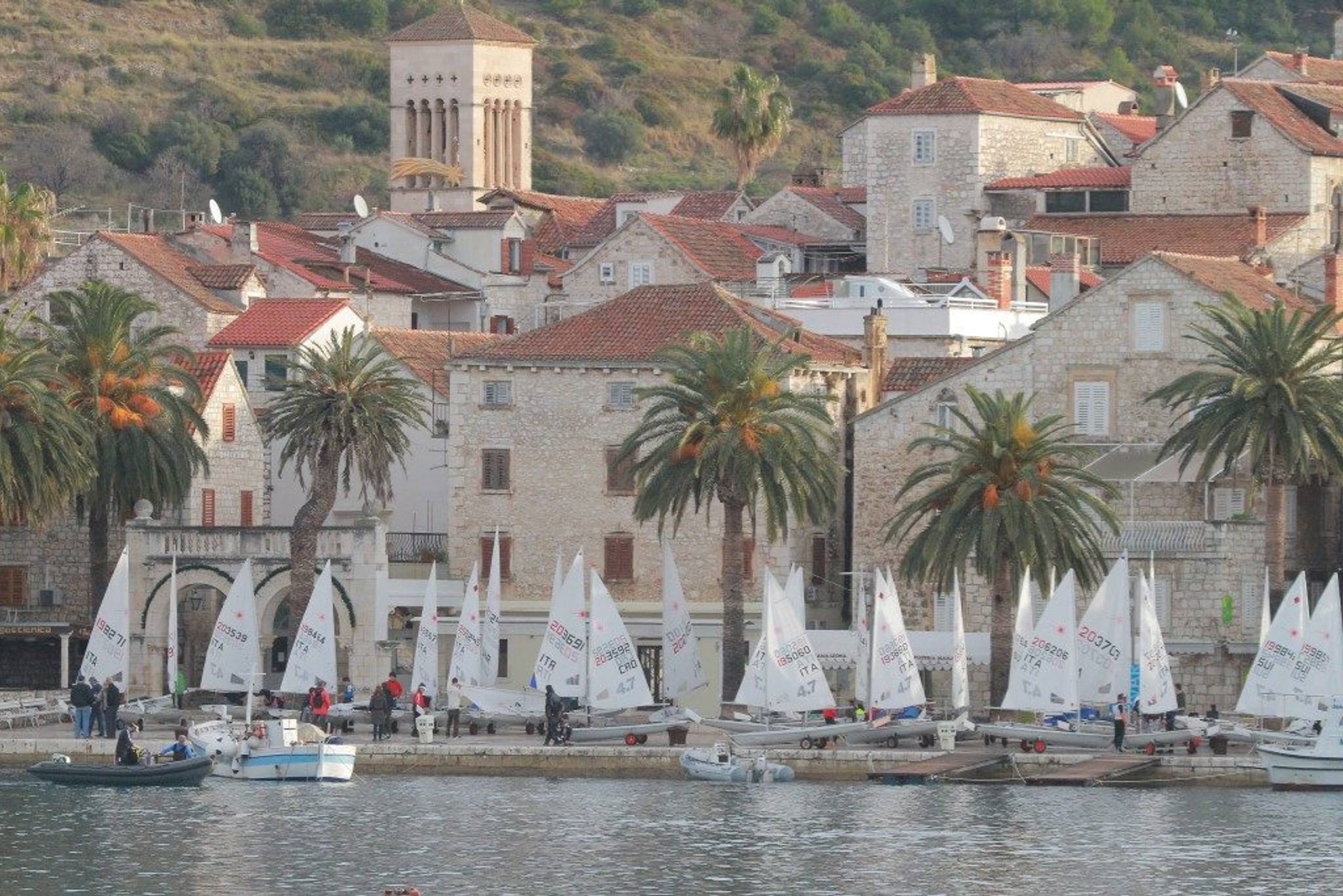 37. Međunarodna novogodišnja regata — Kragić, Hvar, prosinac 2013. — fotografija 47 od 100