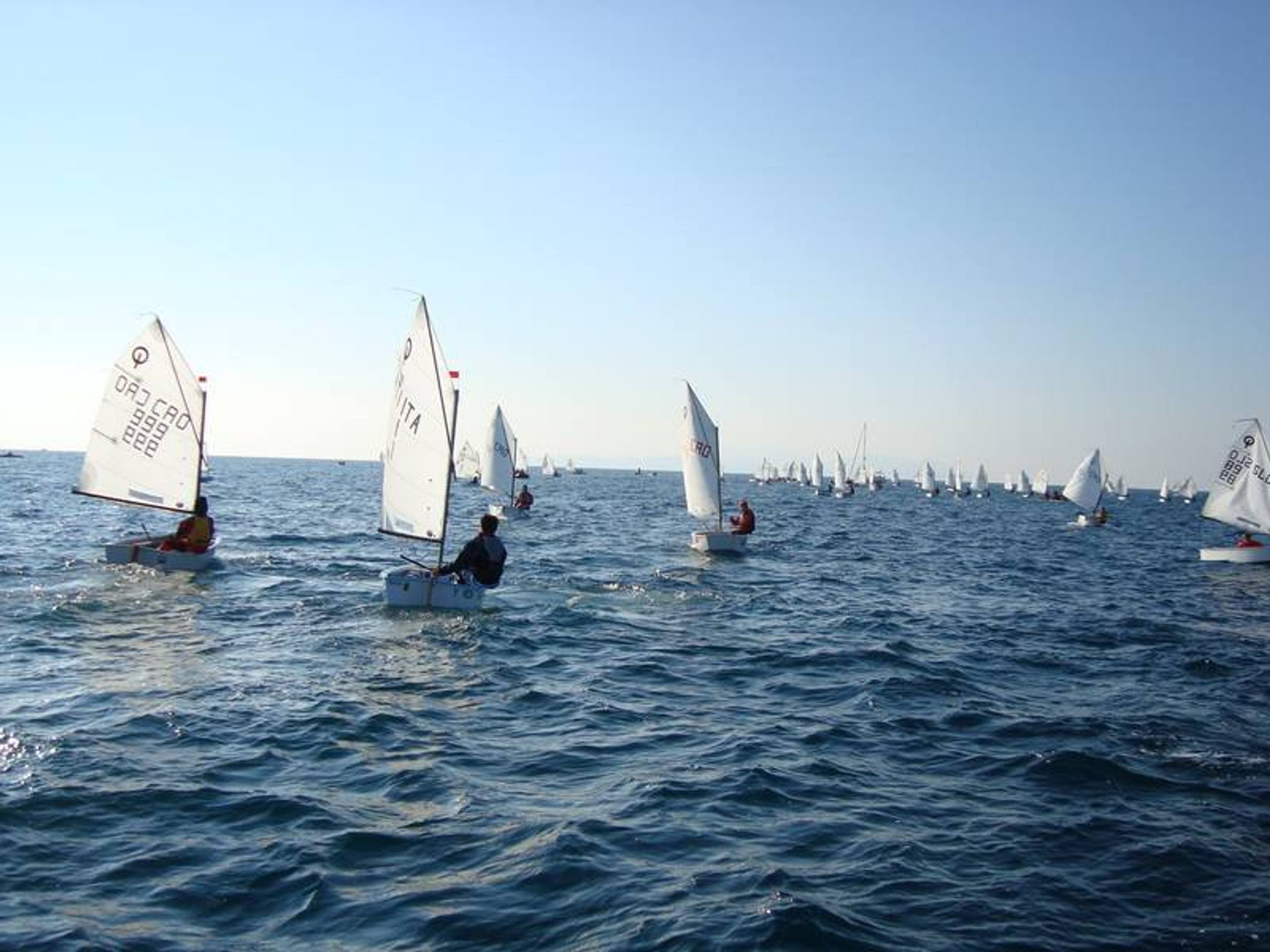 32. Međunarodna novogodišnja regata, Hvar, prosinac 2008. — fotografija 22 od 68
