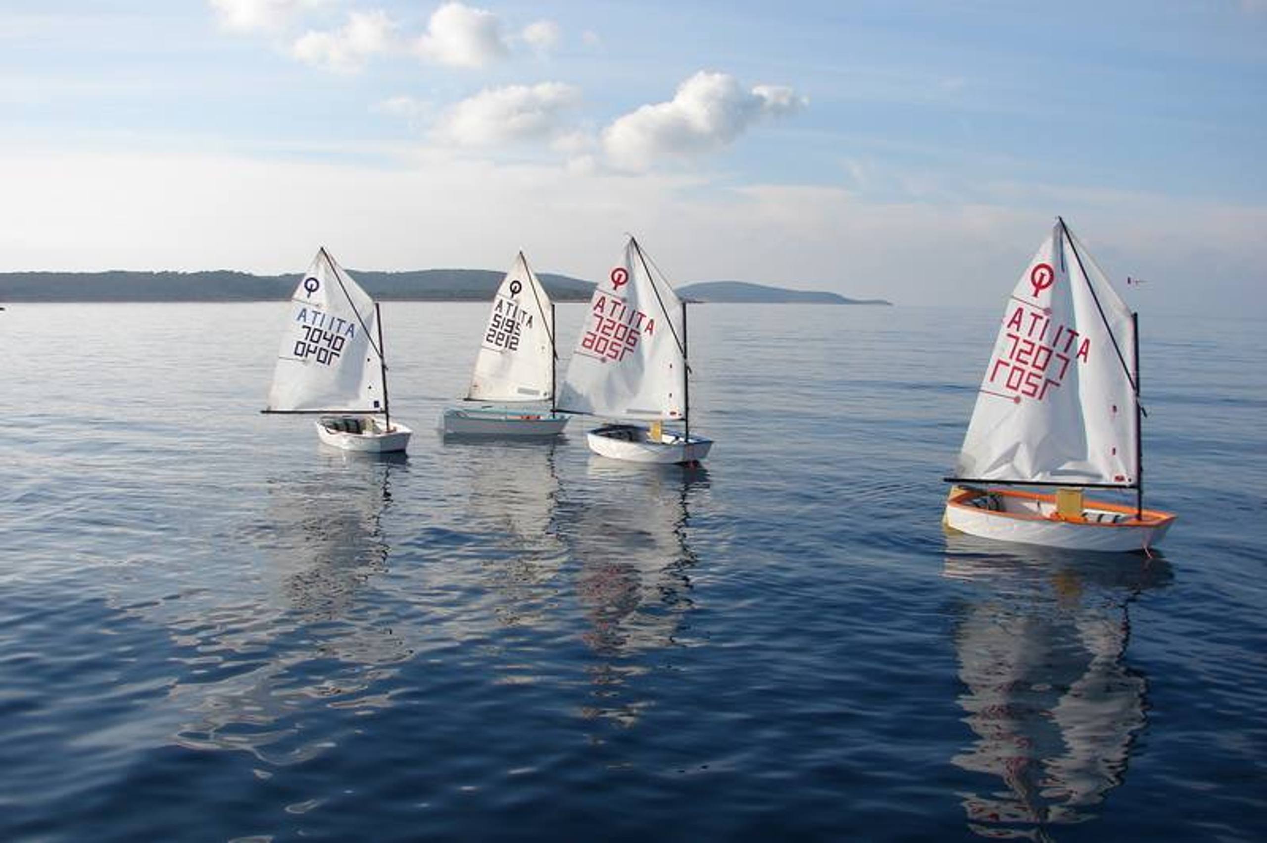 31. Međunarodna novogodišnja regata, Hvar, prosinac 2007. — fotografija 68 od 79