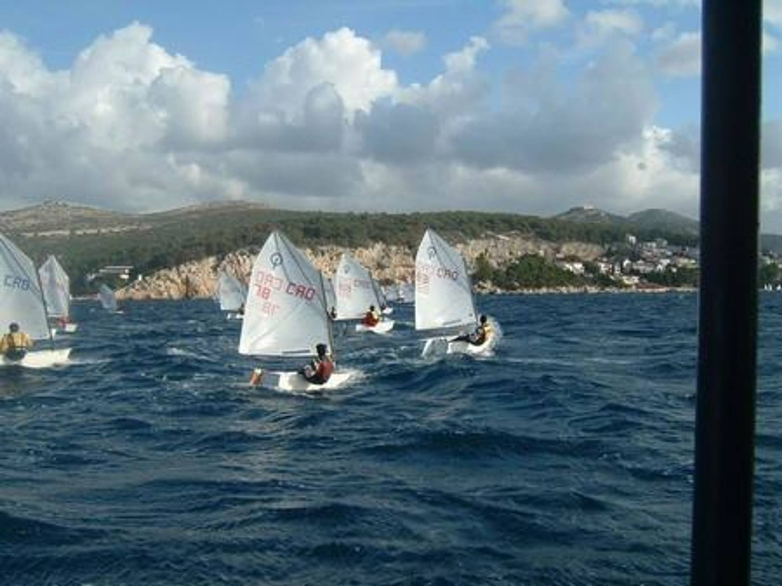 27. Međunarodna novogodišnja regata, Hvar, prosinac 2003. — fotografija 47 od 100