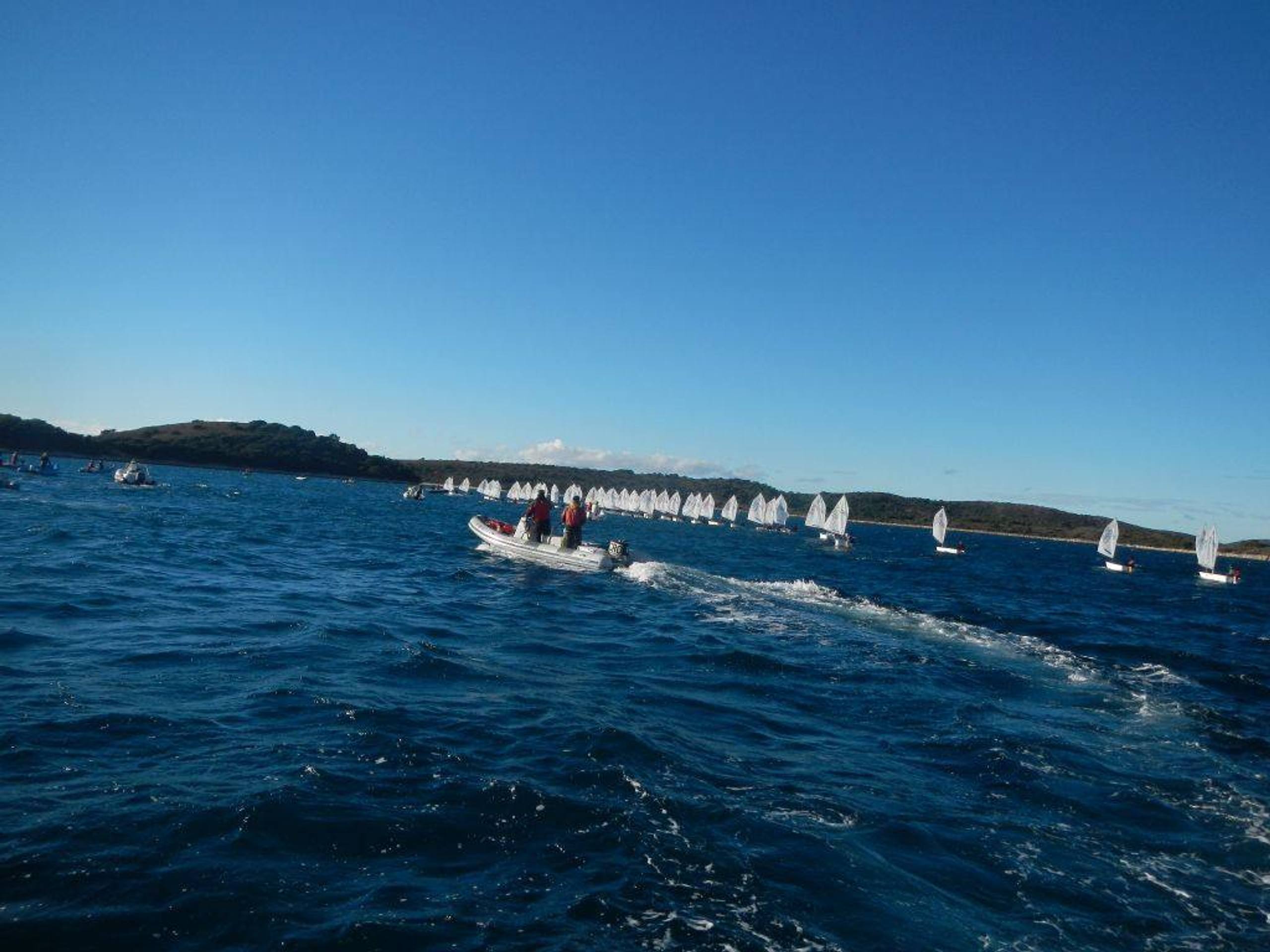 36. Međunarodna novogodišnja regata — Prvenstvo Hrvatske u klasi Optimist, Hvar, prosinac 2012. — fotografija 1 od 65