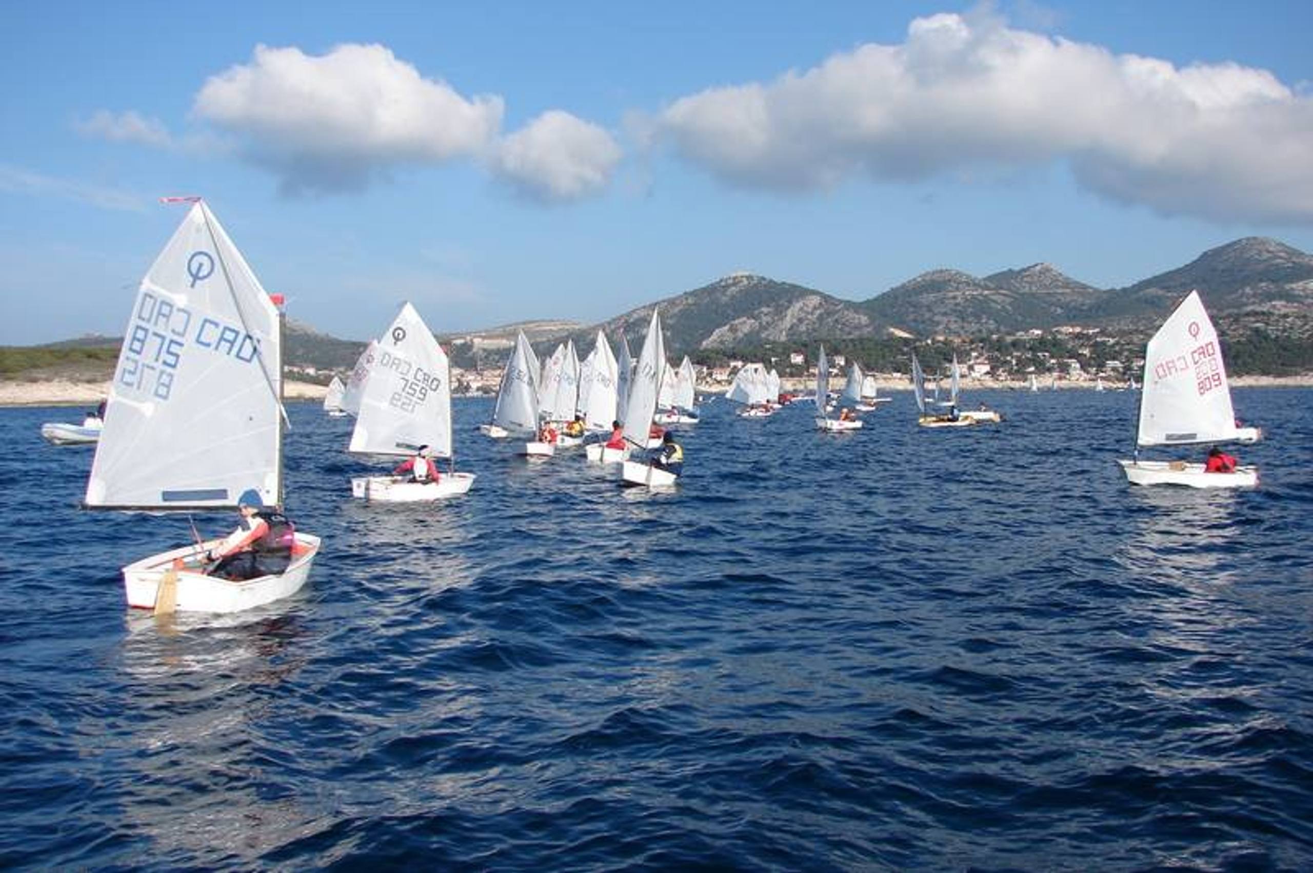 31. Međunarodna novogodišnja regata, Hvar, prosinac 2007. — fotografija 37 od 79