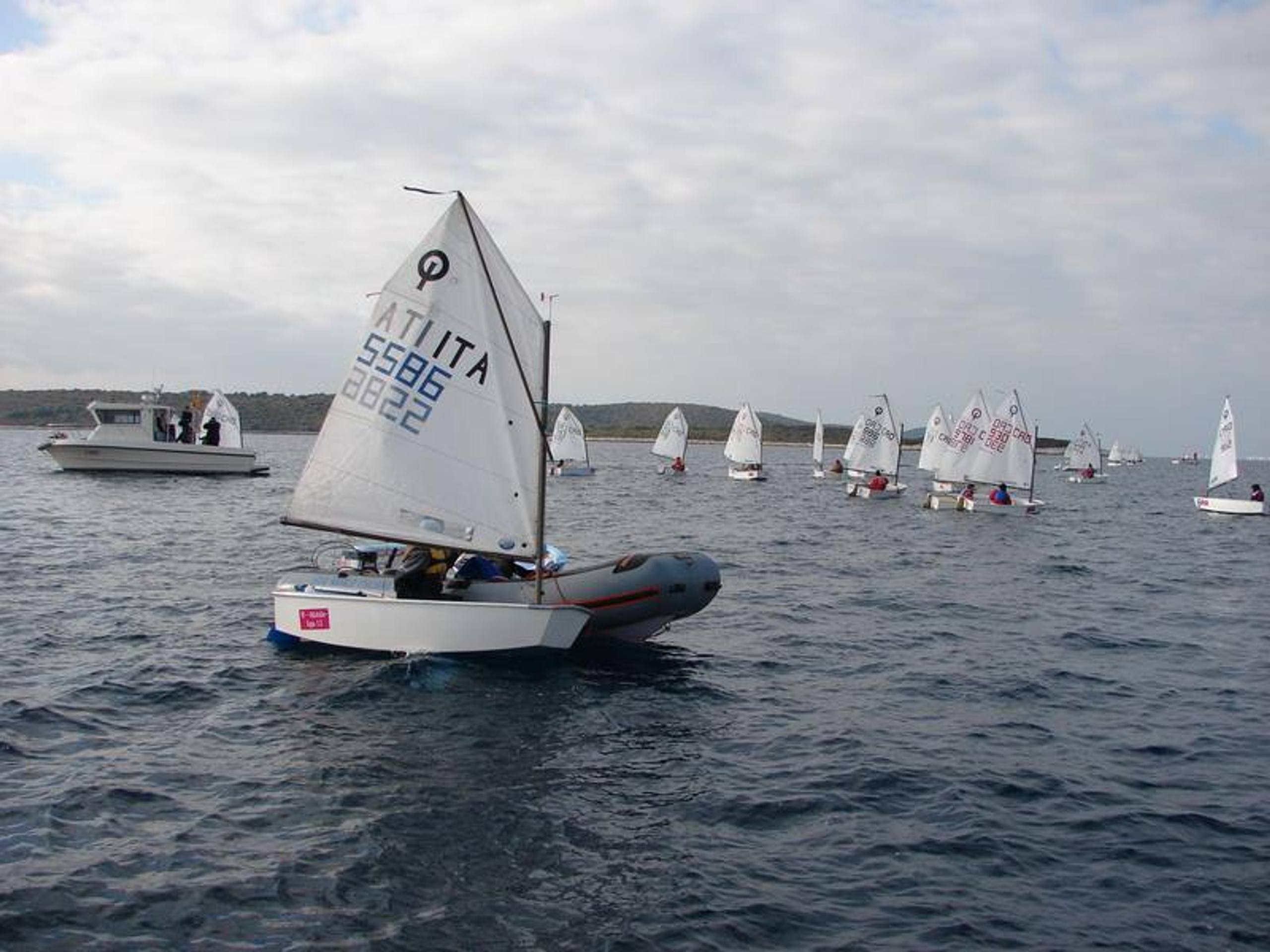 30. Međunarodna novogodišnja regata, Hvar, prosinac 2006. — fotografija 25 od 100
