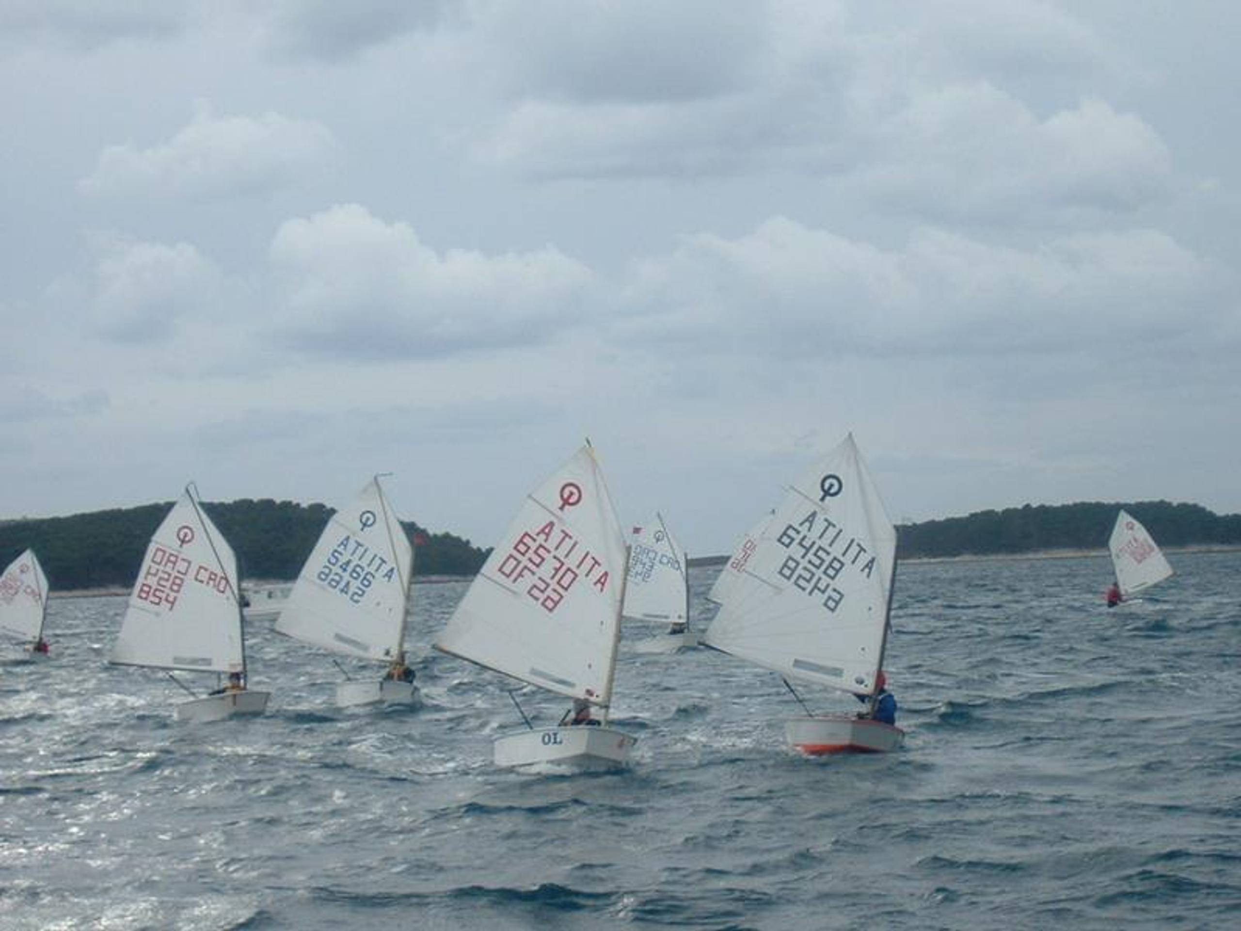 29. Međunarodna novogodišnja regata, Hvar, prosinac 2005. — fotografija 39 od 100