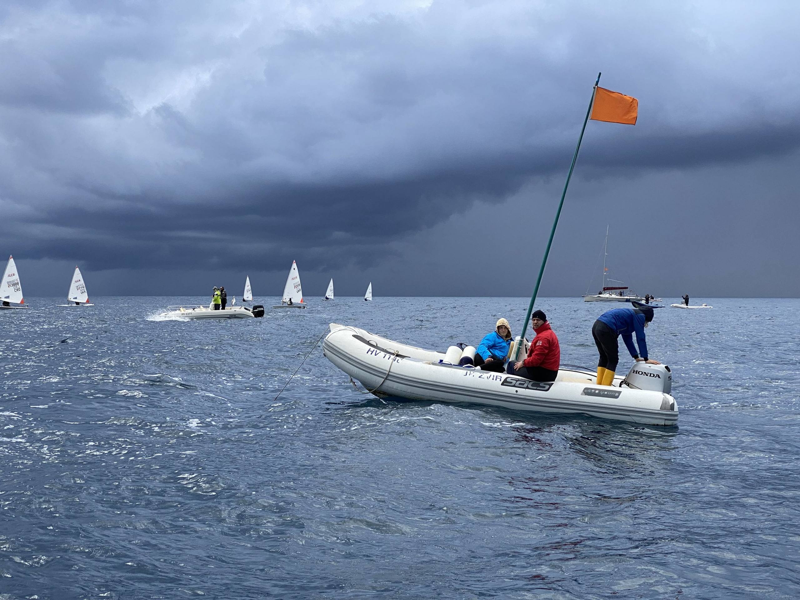 44. Međunarodna novogodišnja regata, Hvar, prosinac 2021. — fotografija 7 od 100