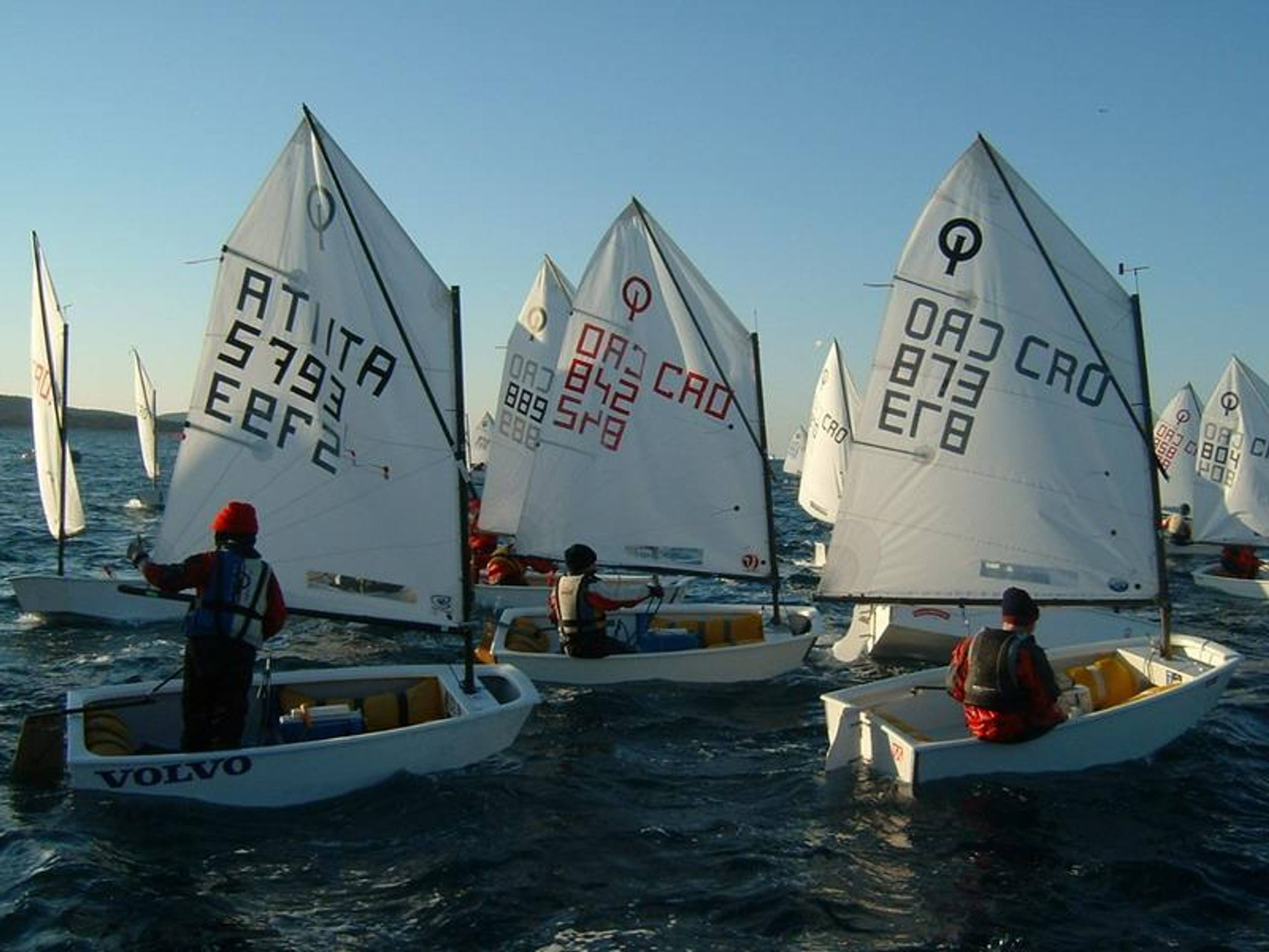 28. Međunarodna novogodišnja regata, Hvar, prosinac 2004. — fotografija 99 od 105