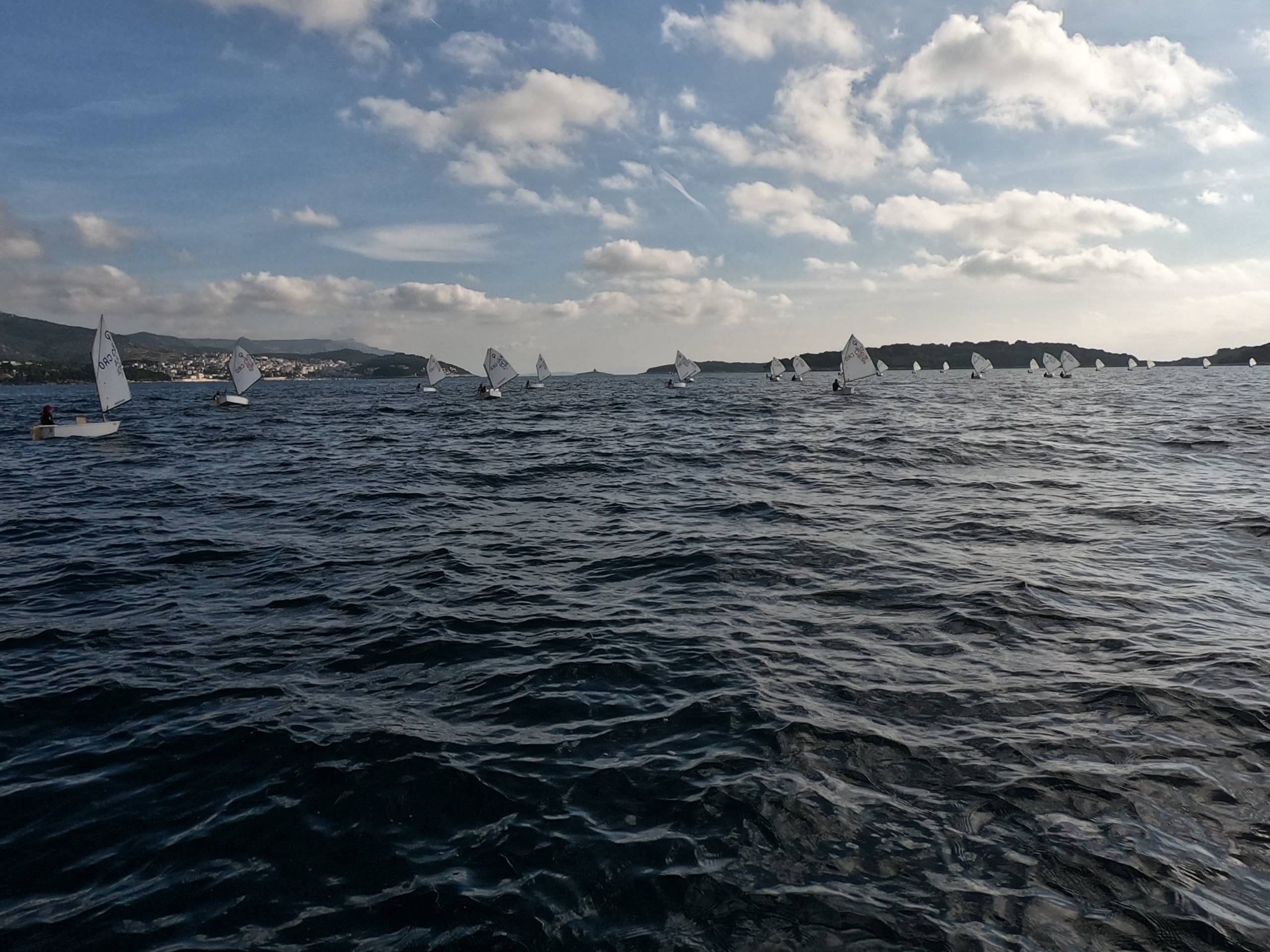 42. Međunarodna novogodišnja regata — Optimist, Hvar, prosinac 2018. — fotografija 7 od 22