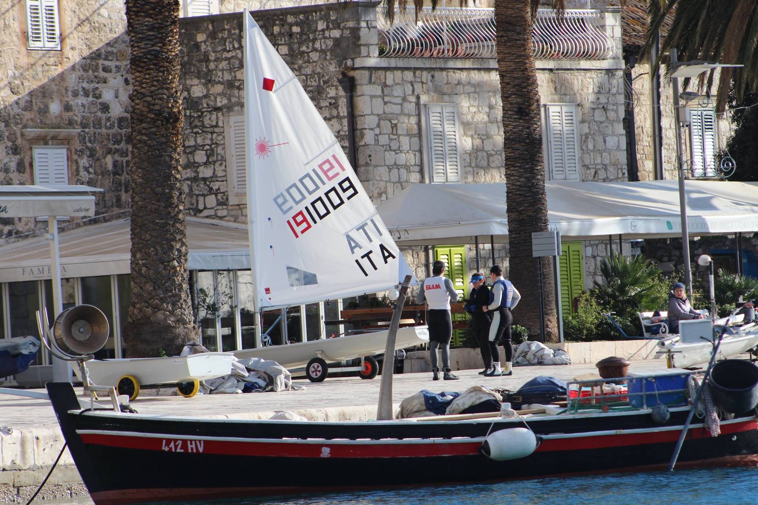 41. Međunarodna novogodišnja regata, Hvar, prosinac 2017. — fotografija 27 od 100