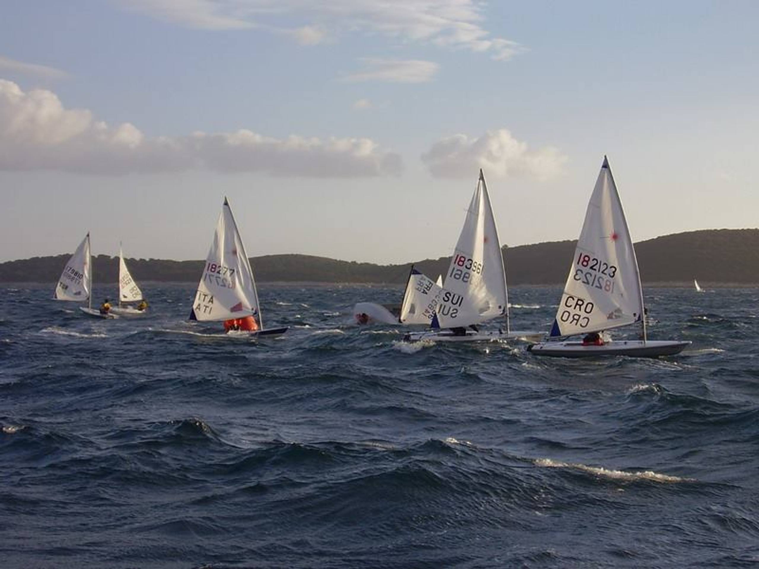 29. Međunarodna novogodišnja regata, Hvar, prosinac 2005. — fotografija 67 od 100