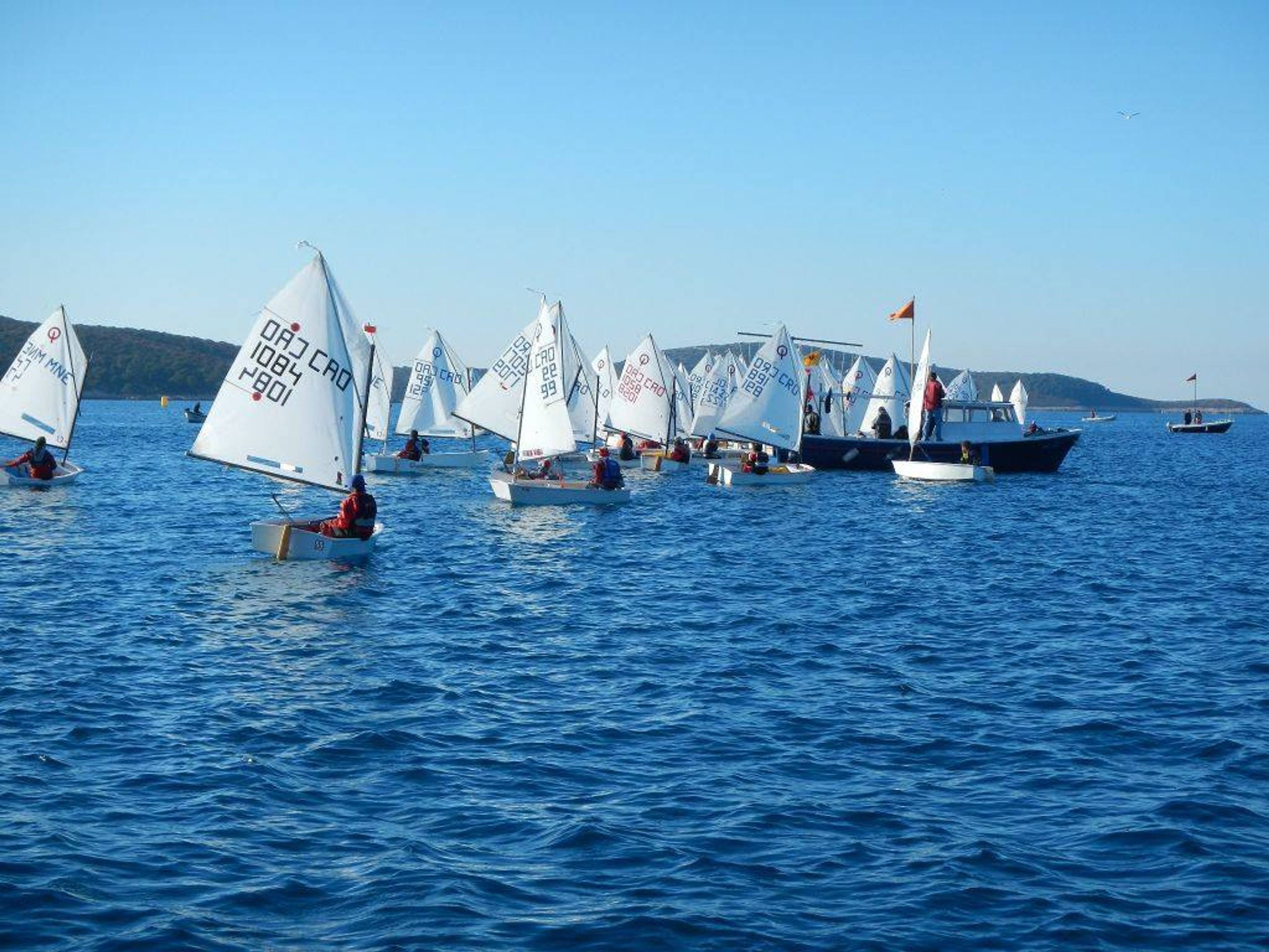 36. Međunarodna novogodišnja regata — Prvenstvo Hrvatske u klasi Optimist, Hvar, prosinac 2012. — fotografija 40 od 65