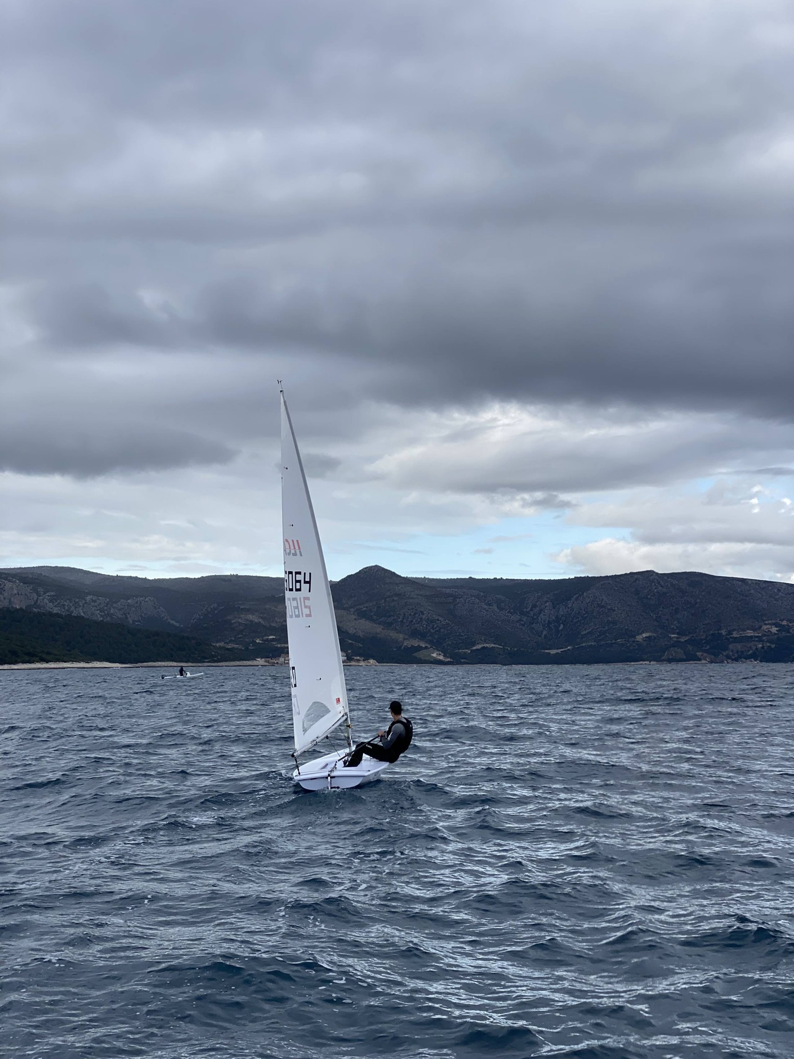44. Međunarodna novogodišnja regata, Hvar, prosinac 2021. — fotografija 22 od 100
