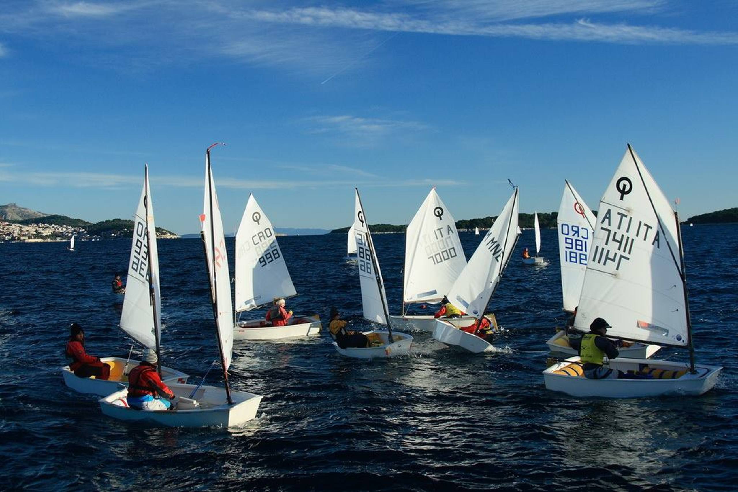 34. Međunarodna novogodišnja regata — Cucin, Hvar, prosinac 2010. — fotografija 28 od 78