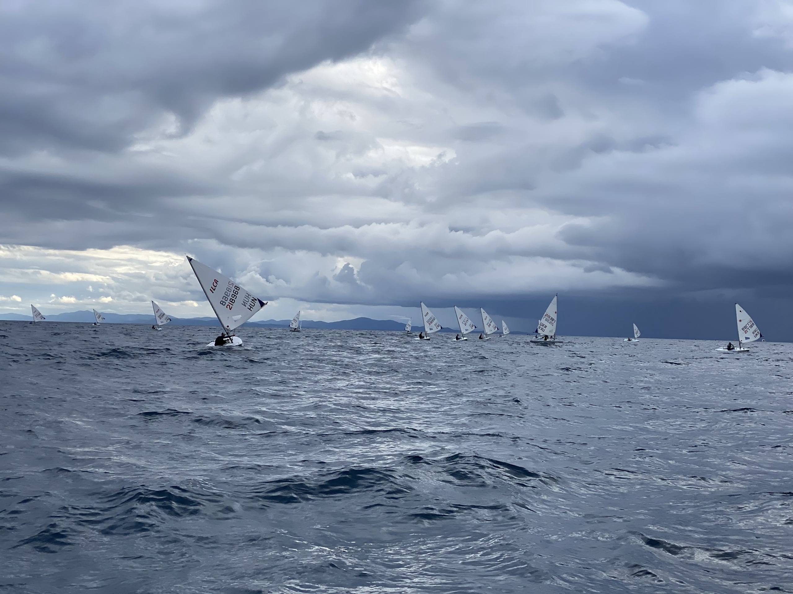 44. Međunarodna novogodišnja regata, Hvar, prosinac 2021. — fotografija 33 od 100