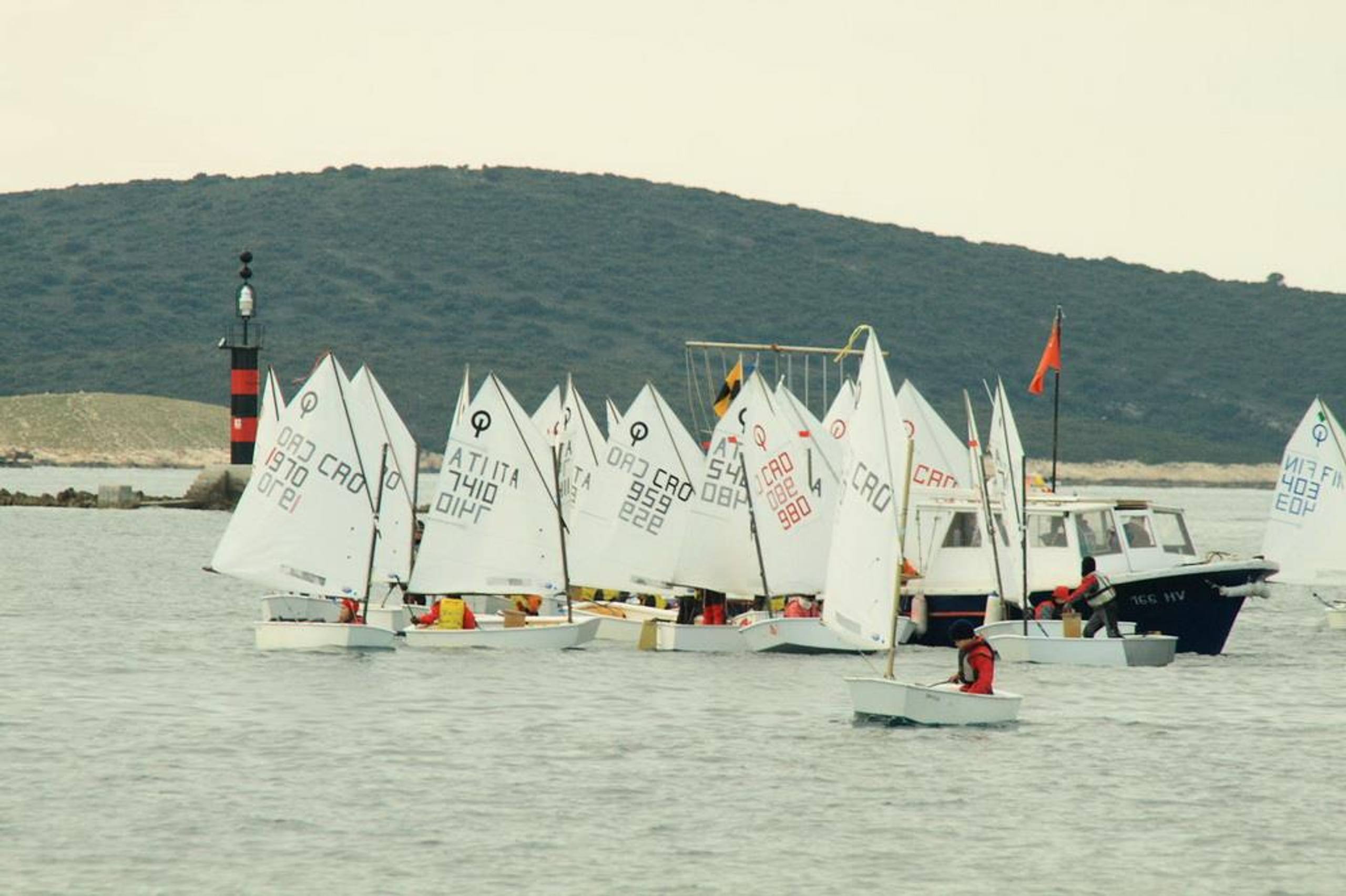 34. Međunarodna novogodišnja regata — Cucin, Hvar, prosinac 2010. — fotografija 35 od 78