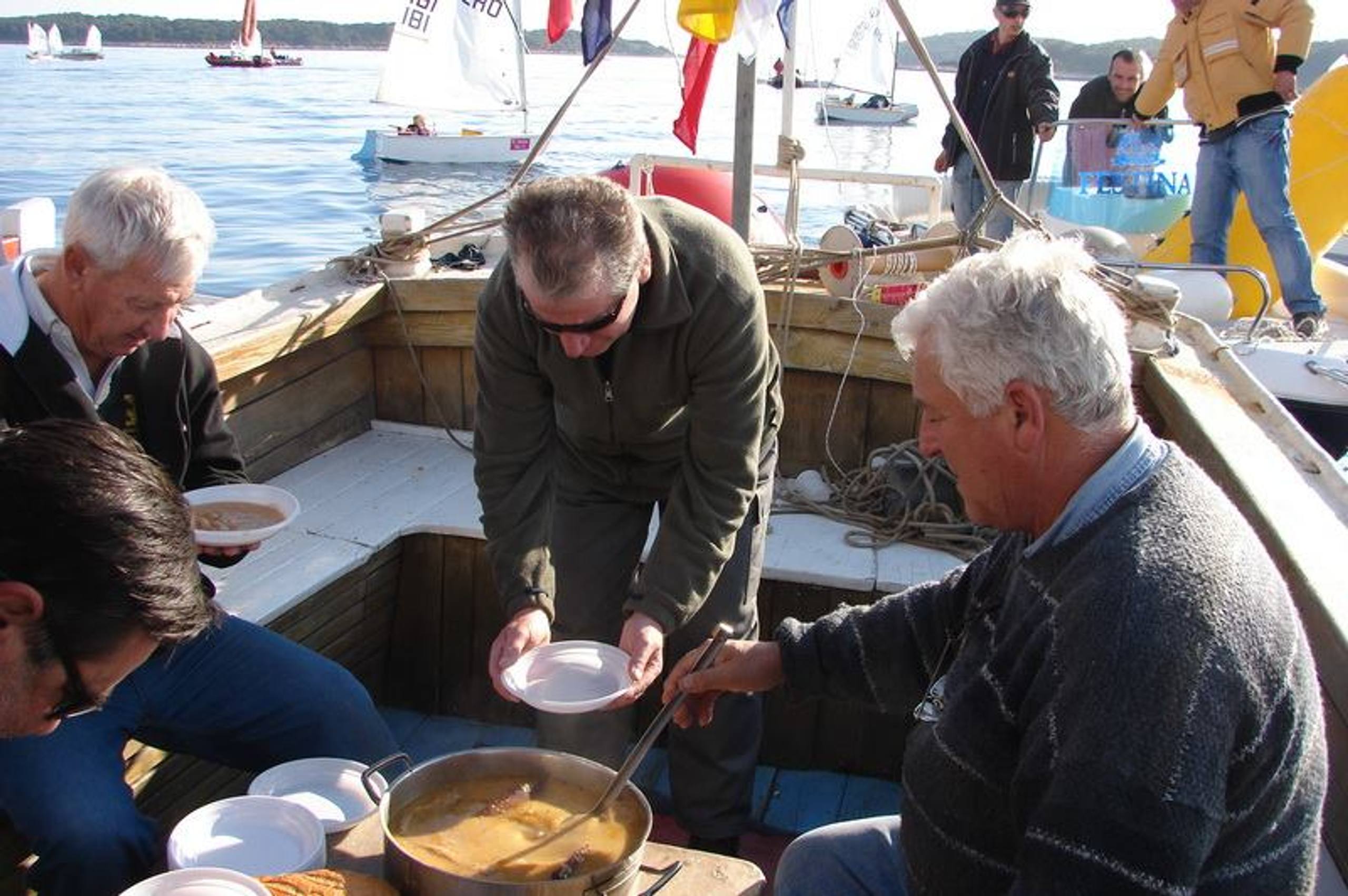 31. Međunarodna novogodišnja regata, Hvar, prosinac 2007. — fotografija 63 od 79
