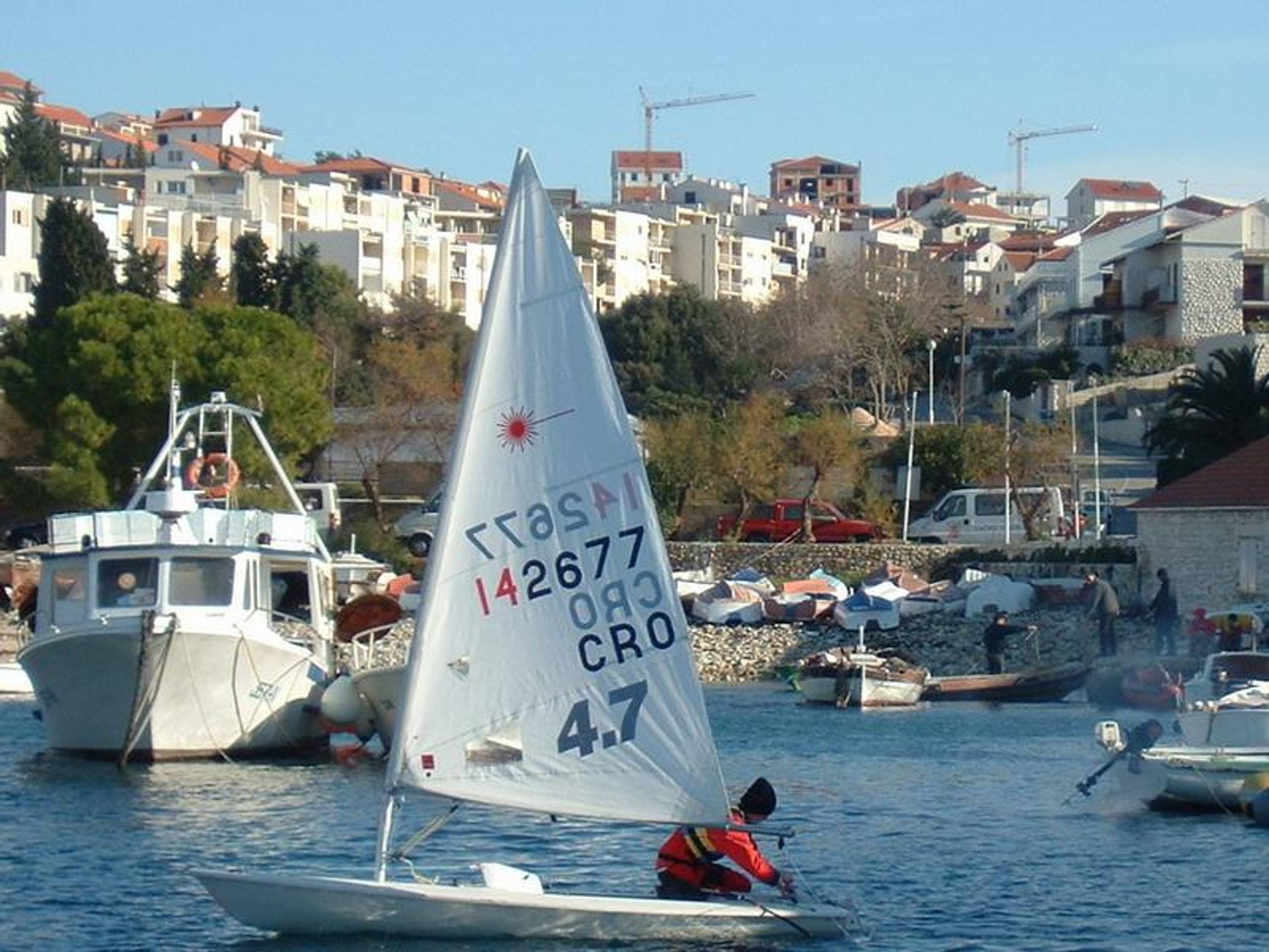 28. Međunarodna novogodišnja regata, Hvar, prosinac 2004. — fotografija 78 od 105