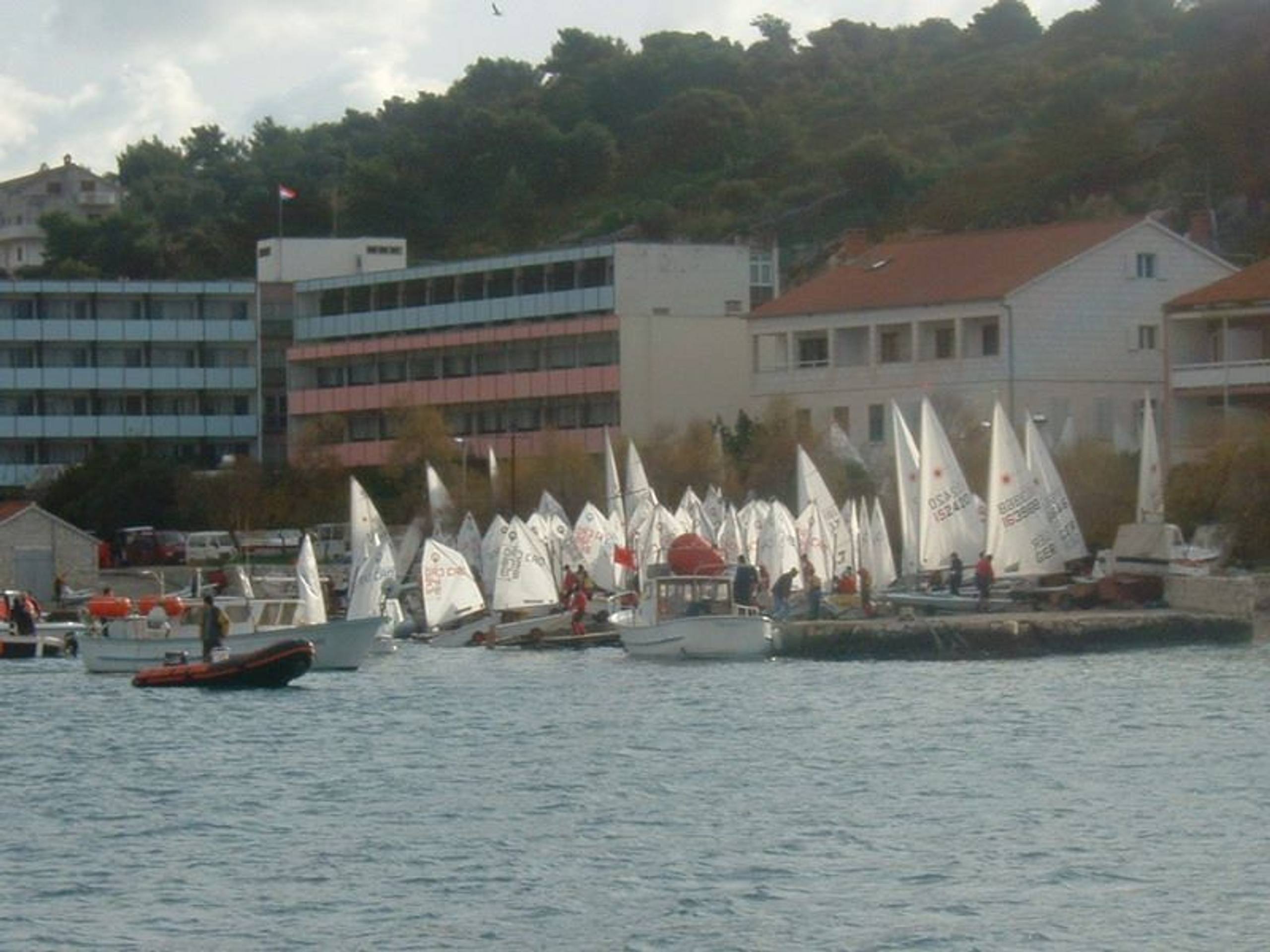 29. Međunarodna novogodišnja regata, Hvar, prosinac 2005. — fotografija 97 od 100