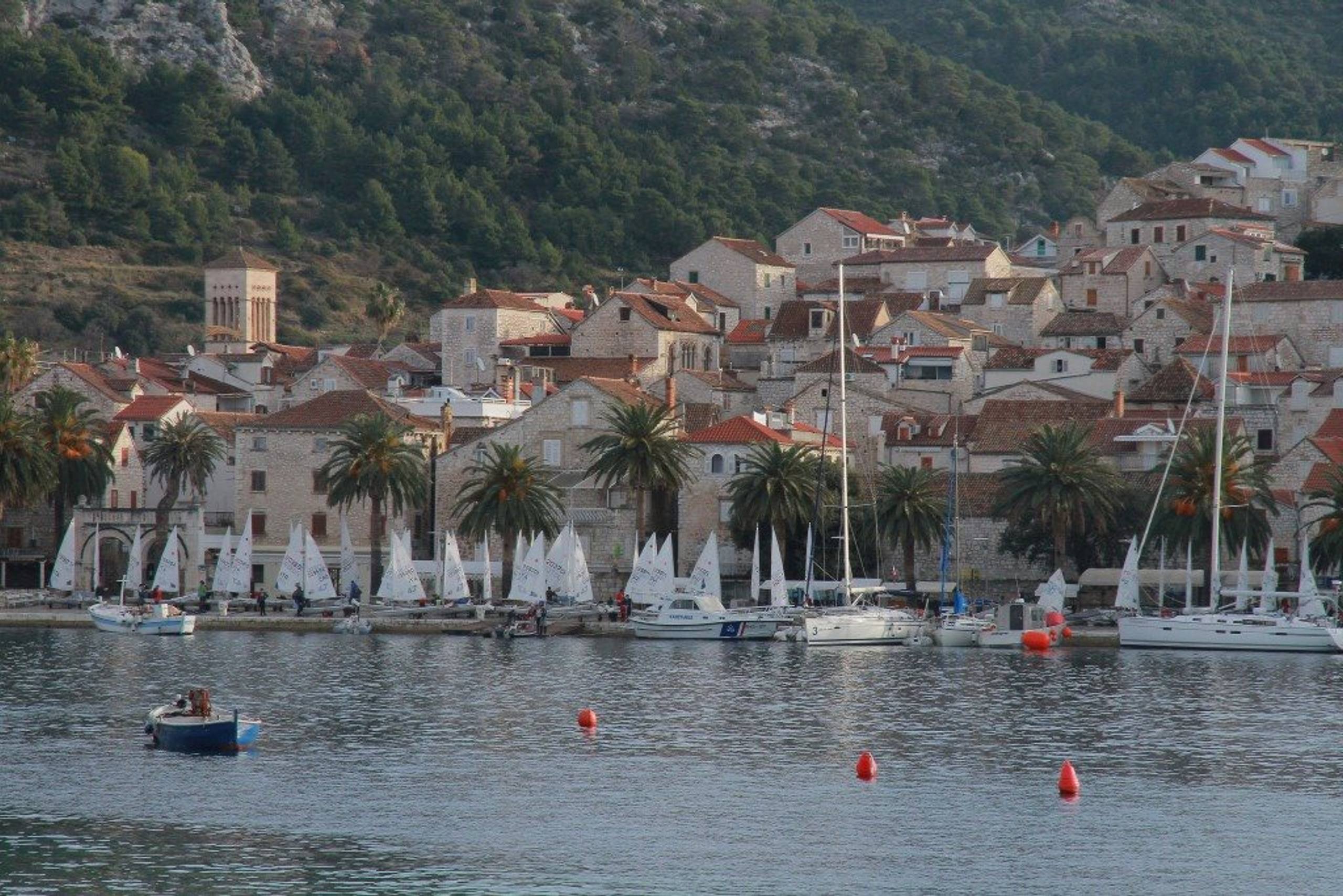 37. Međunarodna novogodišnja regata — Kragić, Hvar, prosinac 2013. — fotografija 46 od 100