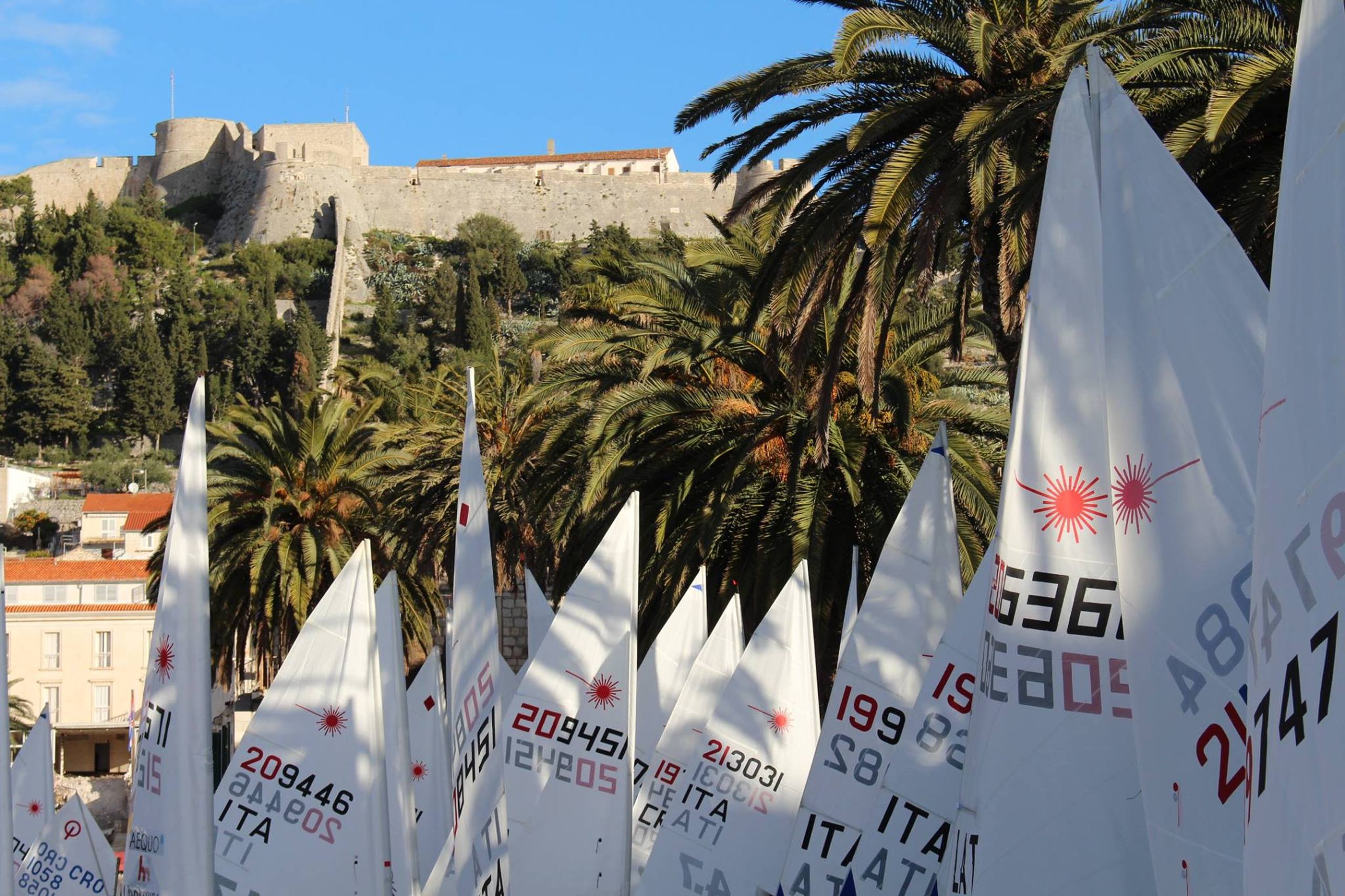 41. Međunarodna novogodišnja regata, Hvar, prosinac 2017. — fotografija 60 od 100