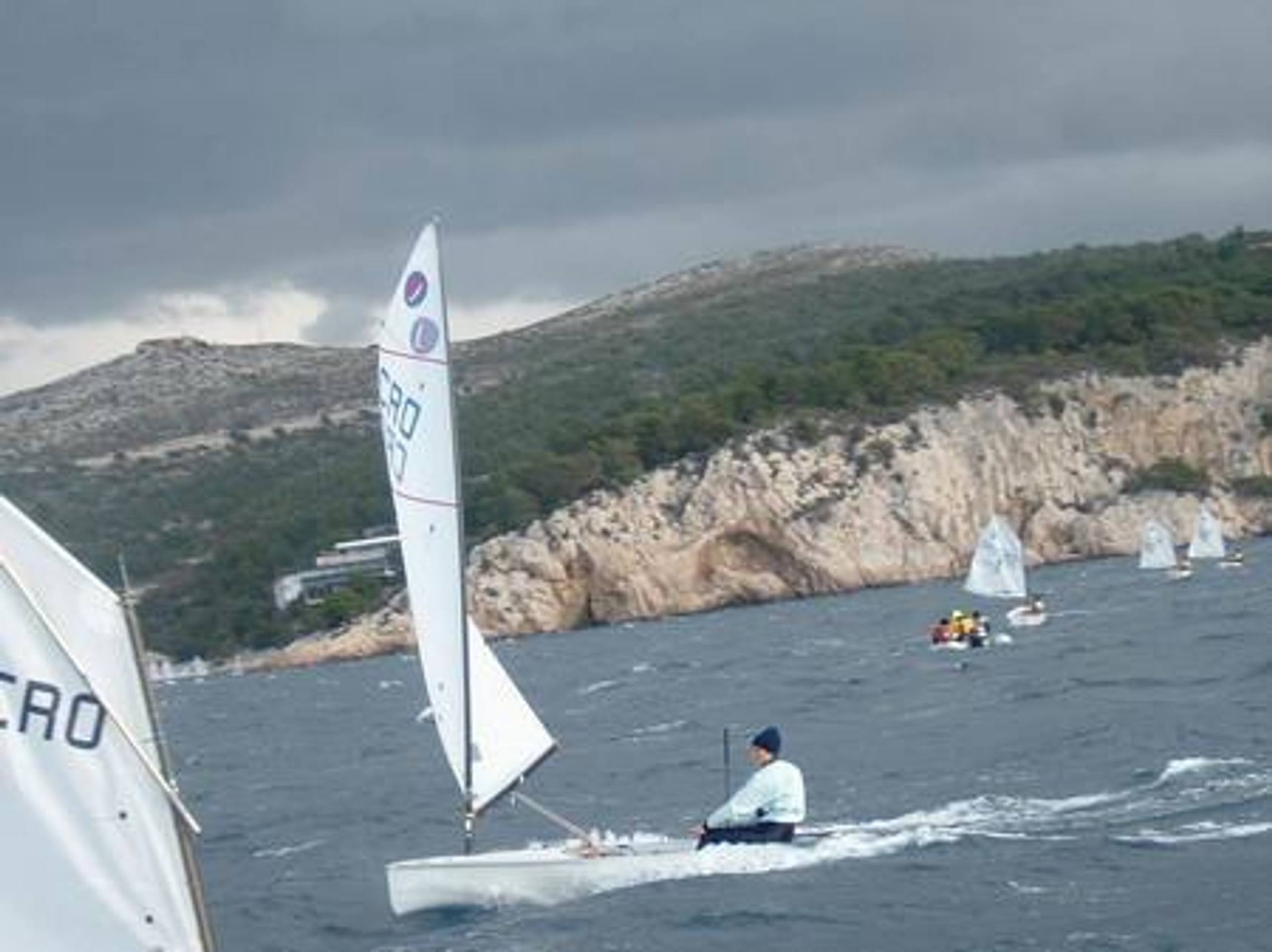 27. Međunarodna novogodišnja regata, Hvar, prosinac 2003. — fotografija 45 od 100