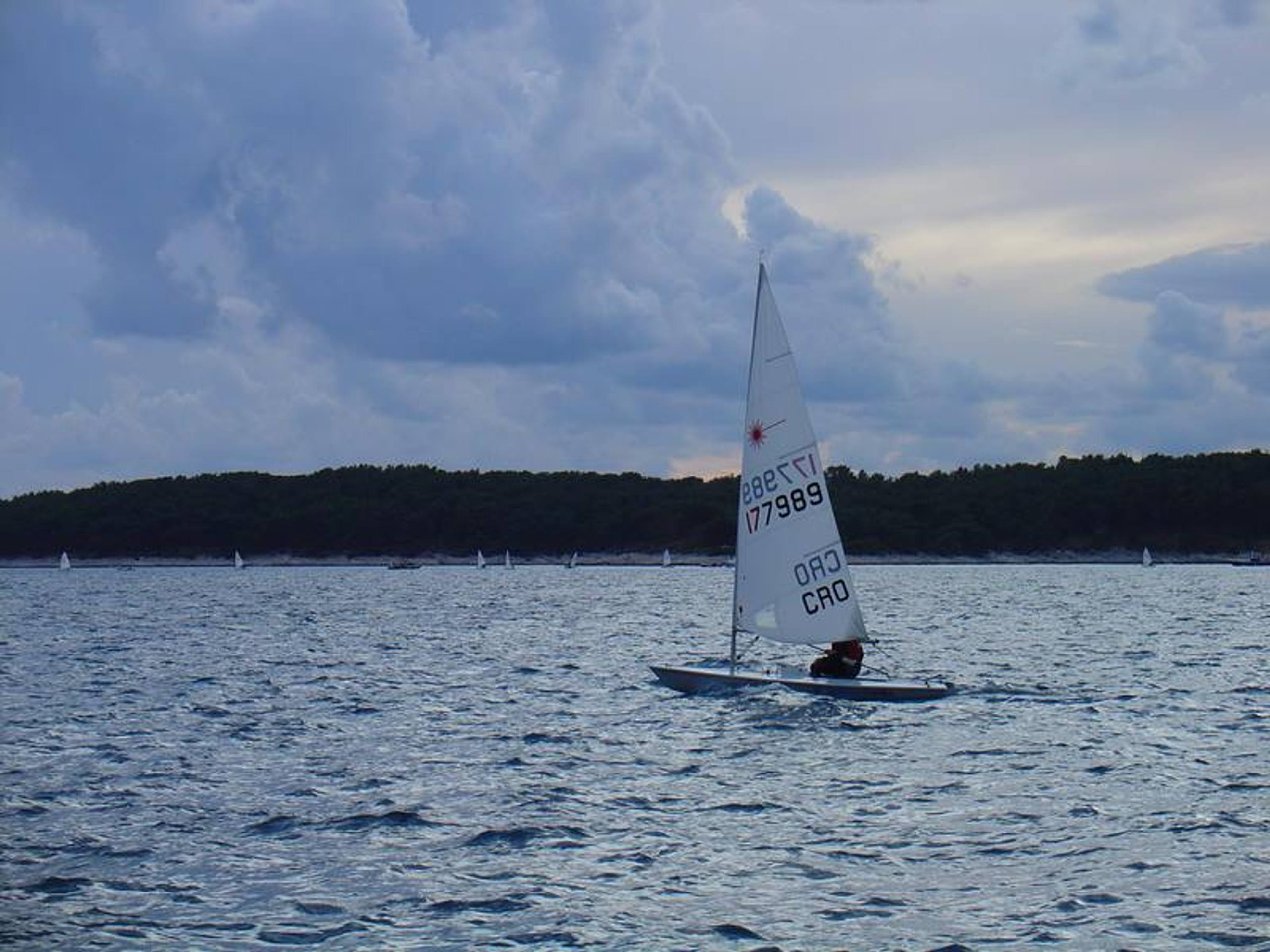 28. Međunarodna novogodišnja regata, Hvar, prosinac 2004. — fotografija 19 od 105