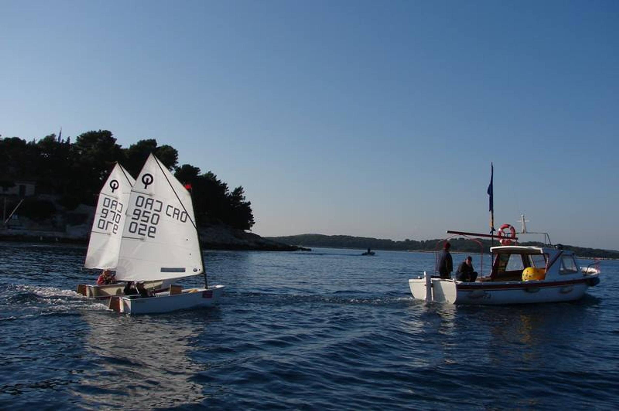 31. Međunarodna novogodišnja regata, Hvar, prosinac 2007. — fotografija 17 od 79